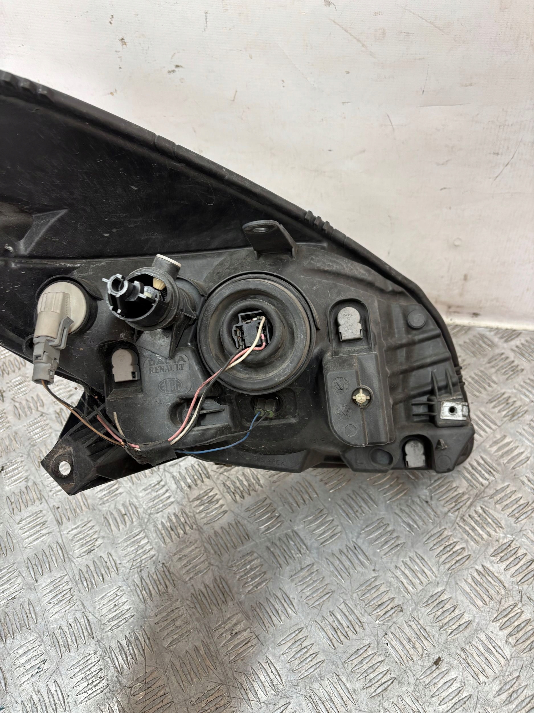 REFLEKTOR light left DACIA SANDERO and 08-12