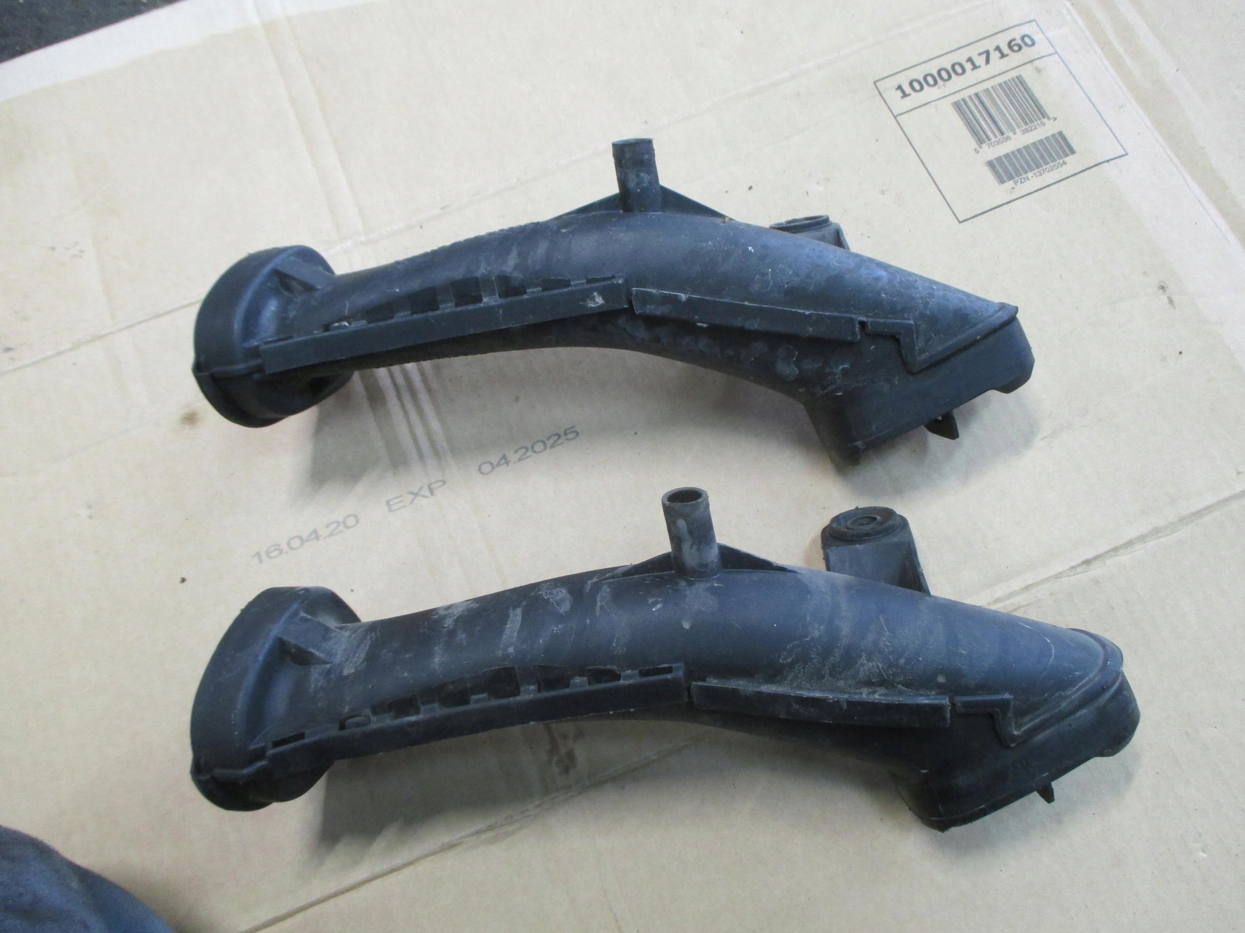 AUDI VW SKODA RURA WLOT POWIETRZA 1J0129609B