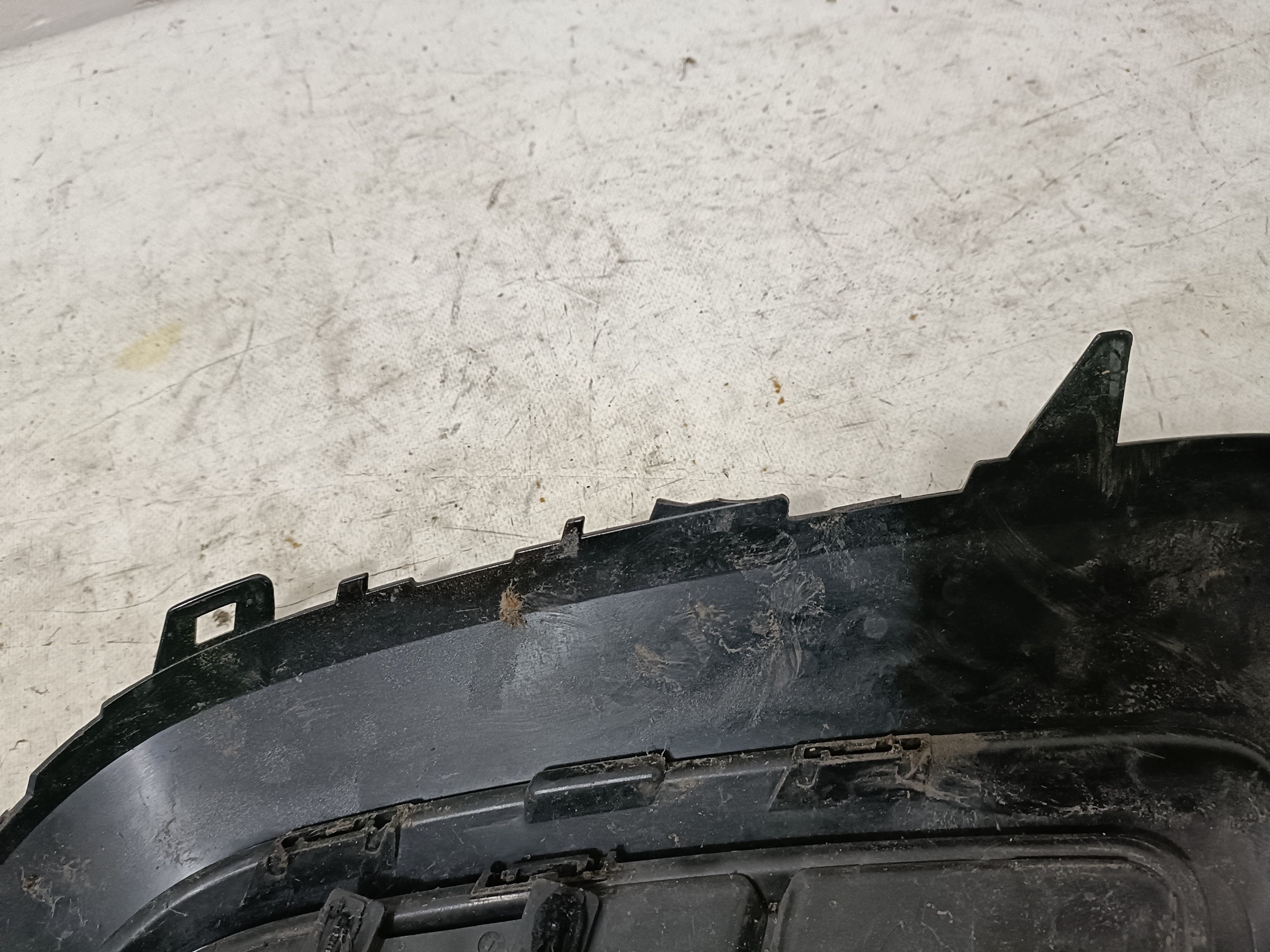 VW TIGUAN ALLSPACE grid W bumper right 5NN853666E