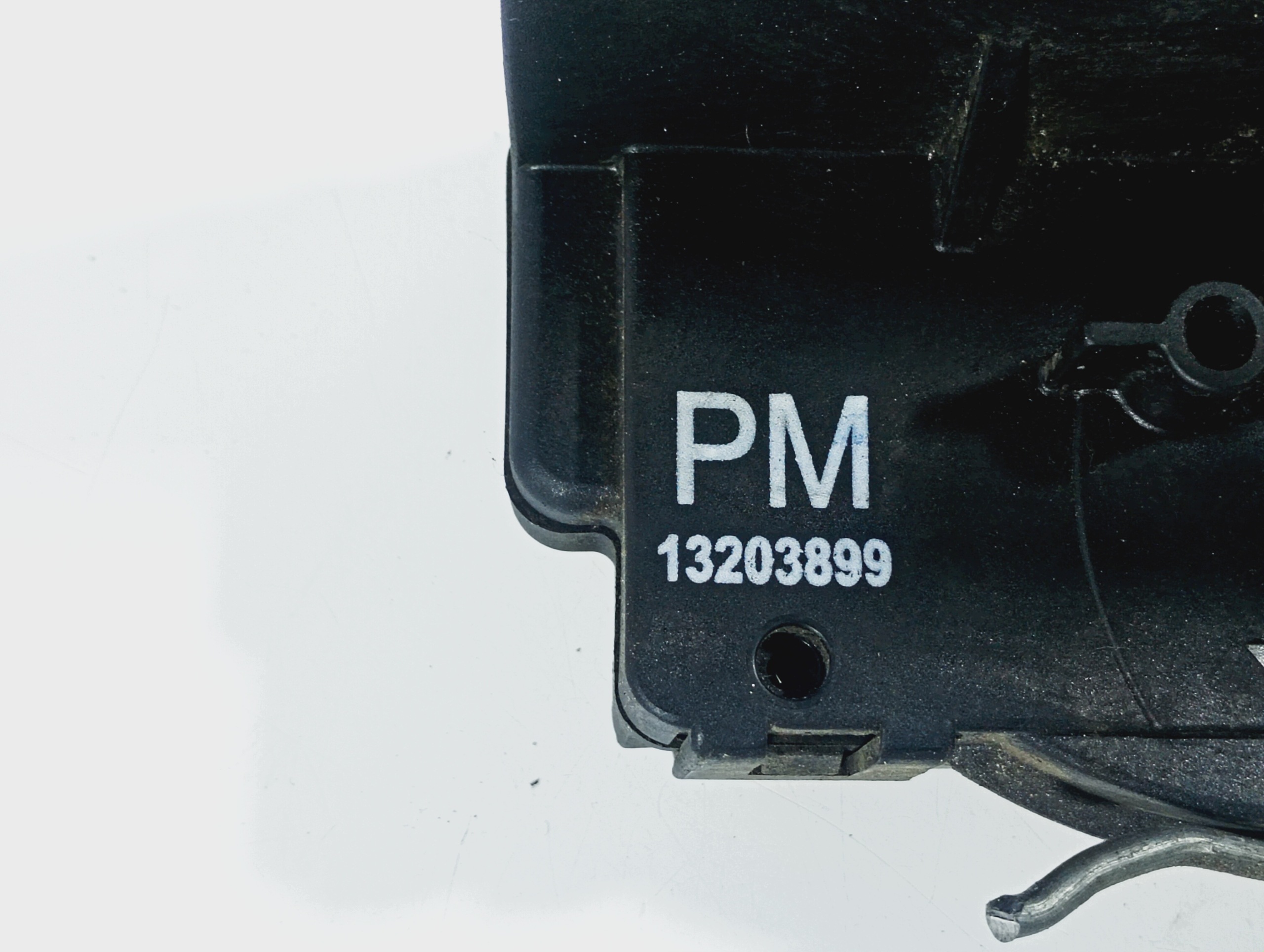 lock door left front OE 13203899 Opel Meriva A 02-10