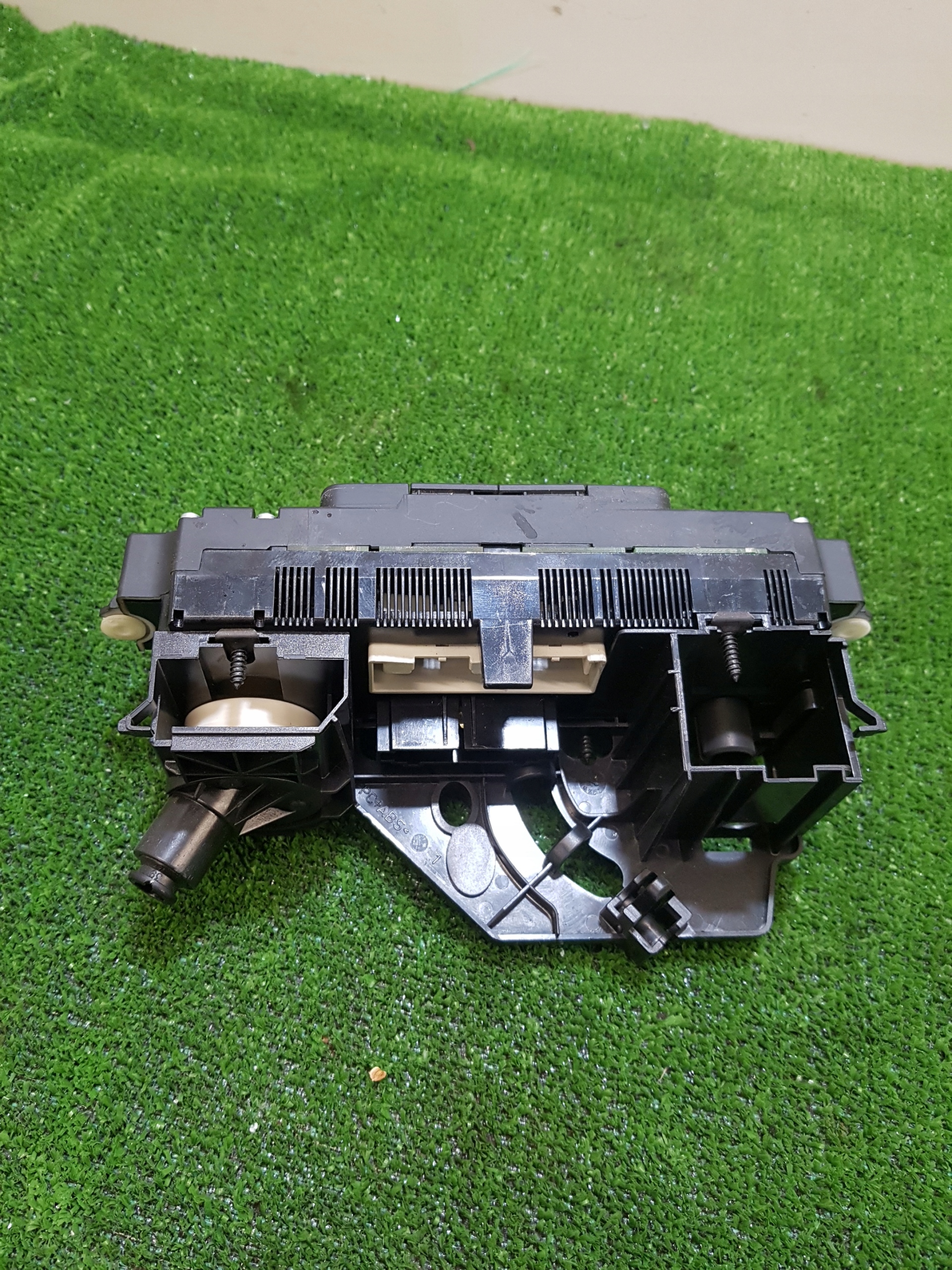control panel air conditioning devices VOLKSWAGEN GOLF 5