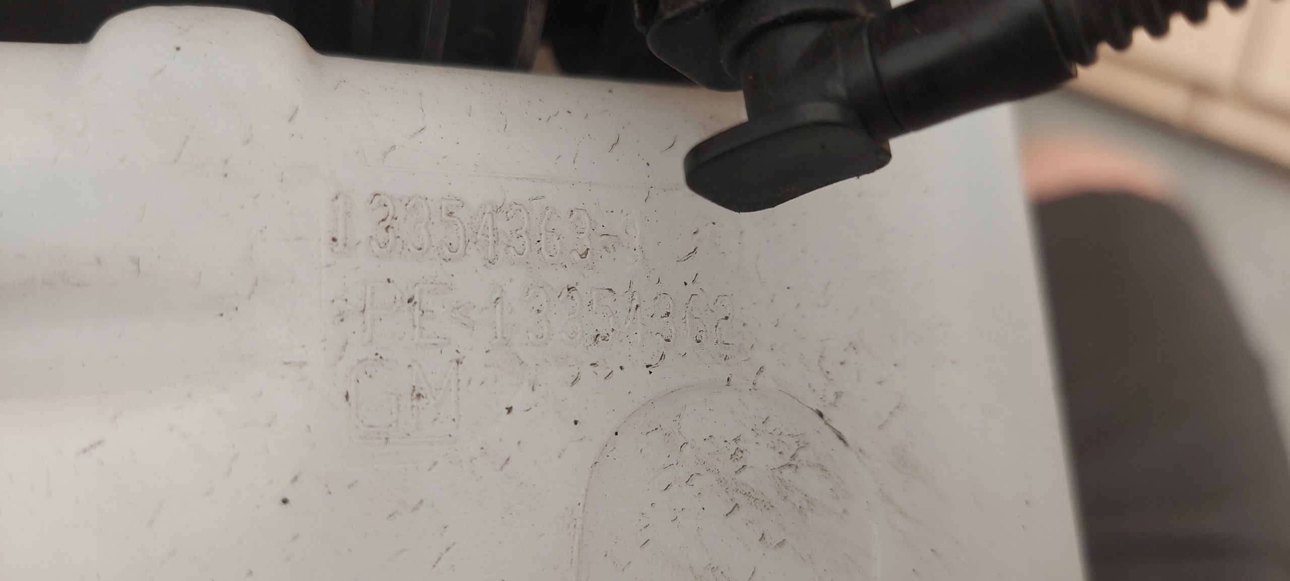washer fluid tank OPEL ADAM 13354363