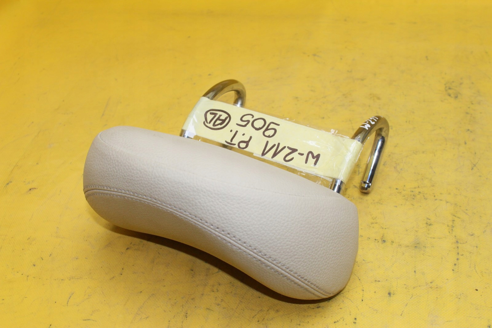 Задний правый HEADREST MERCEDES W211 седан кожа