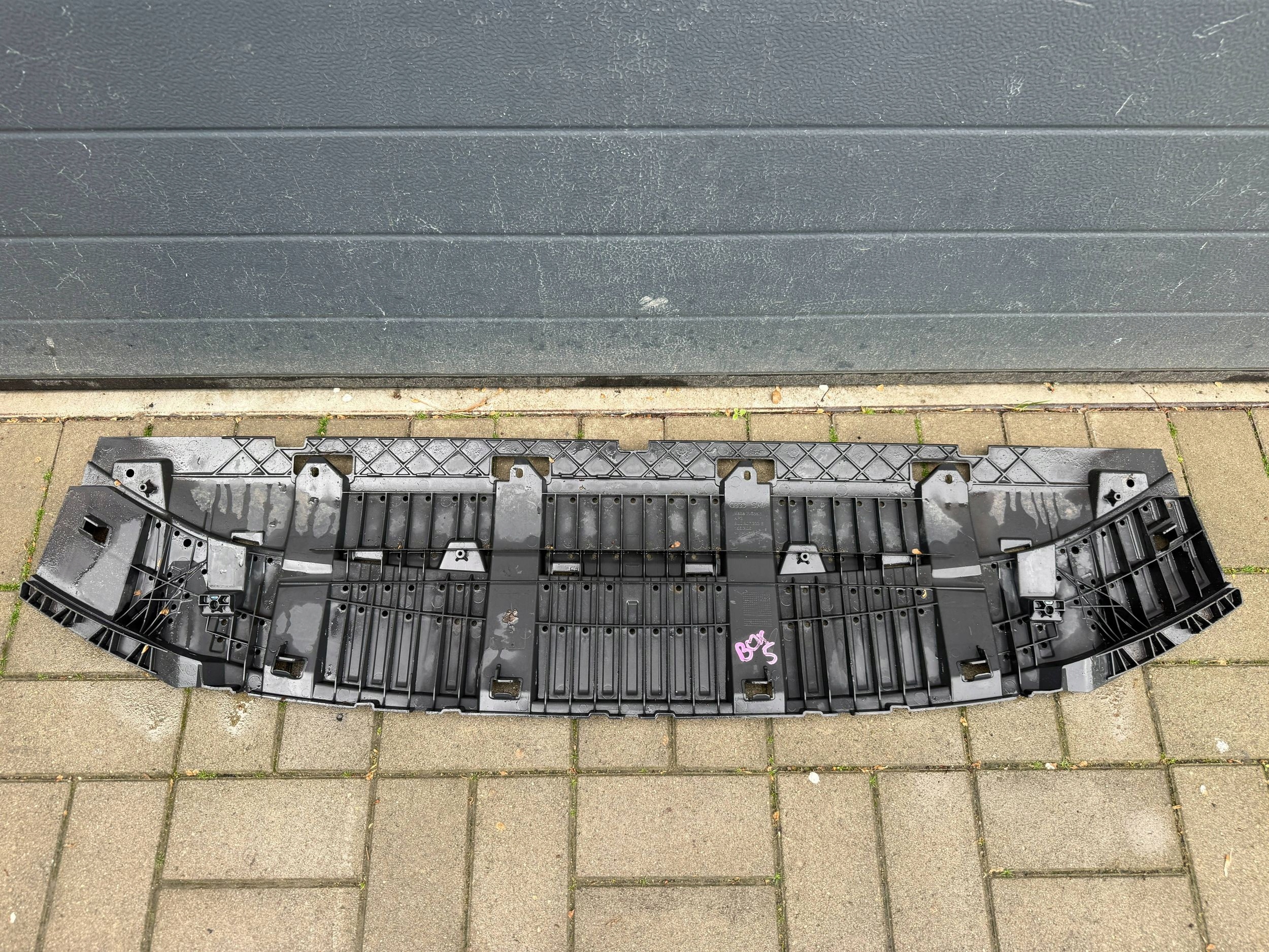 Audi Q3 14- Lift cover below bumper front front