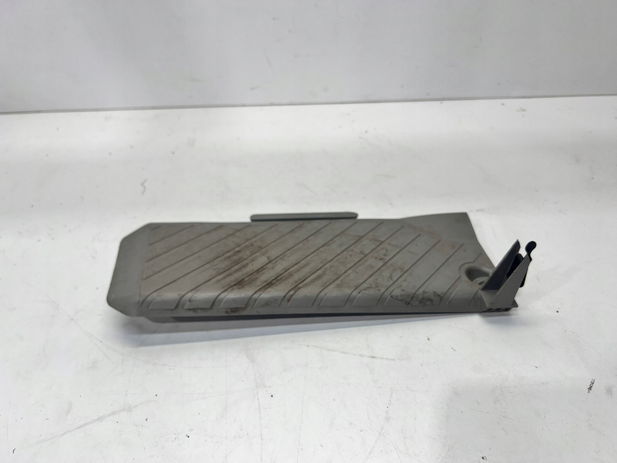 running board support cap AUDI A3 8P LIFT 8P1864777