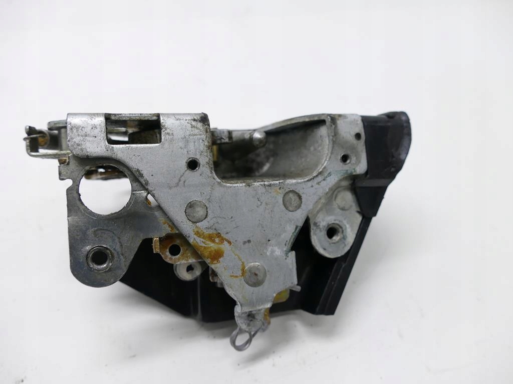 MERCEDES S W126 lock door left rear part W123