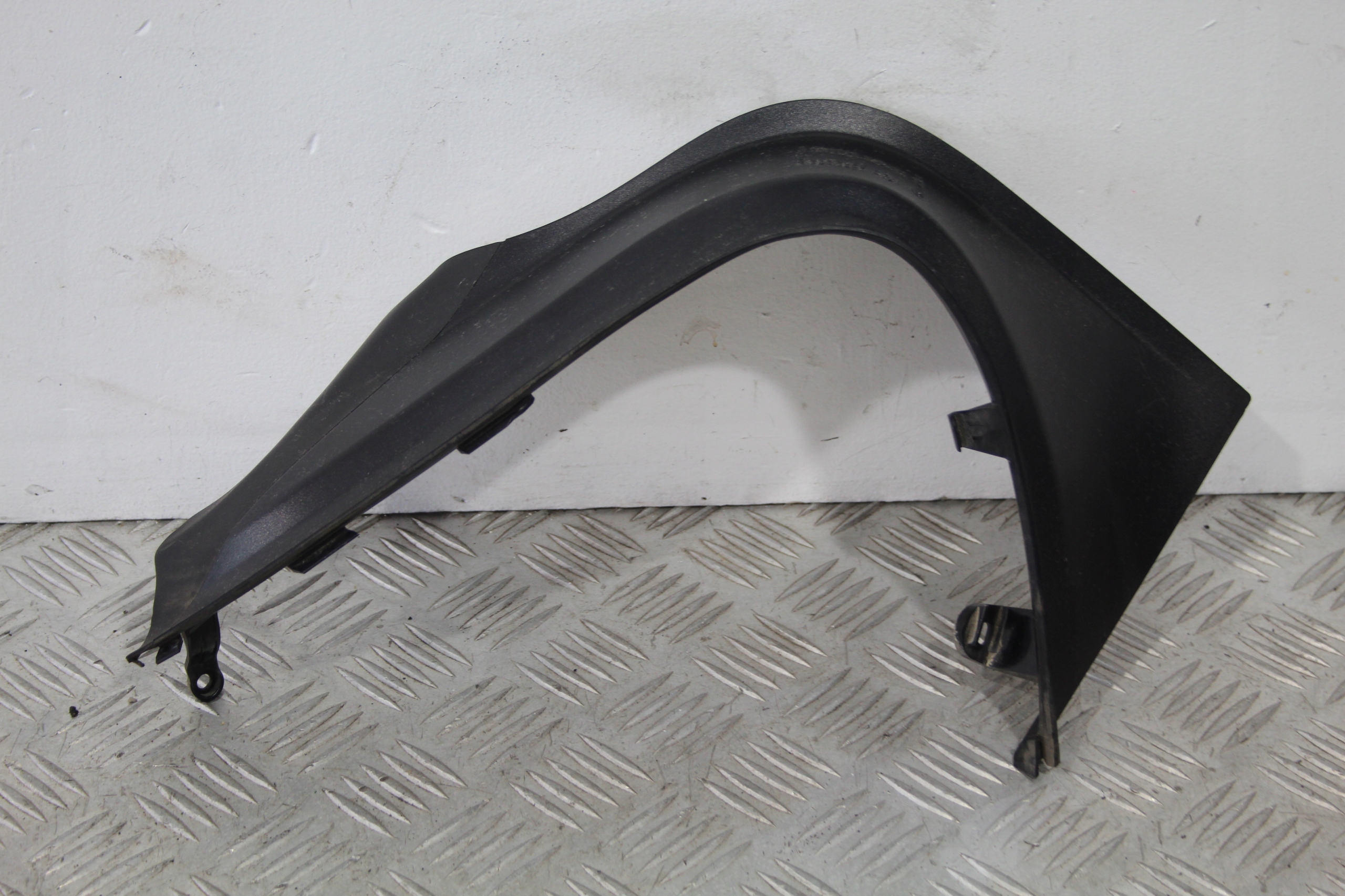 cover lights left rear part A-KLASA W176