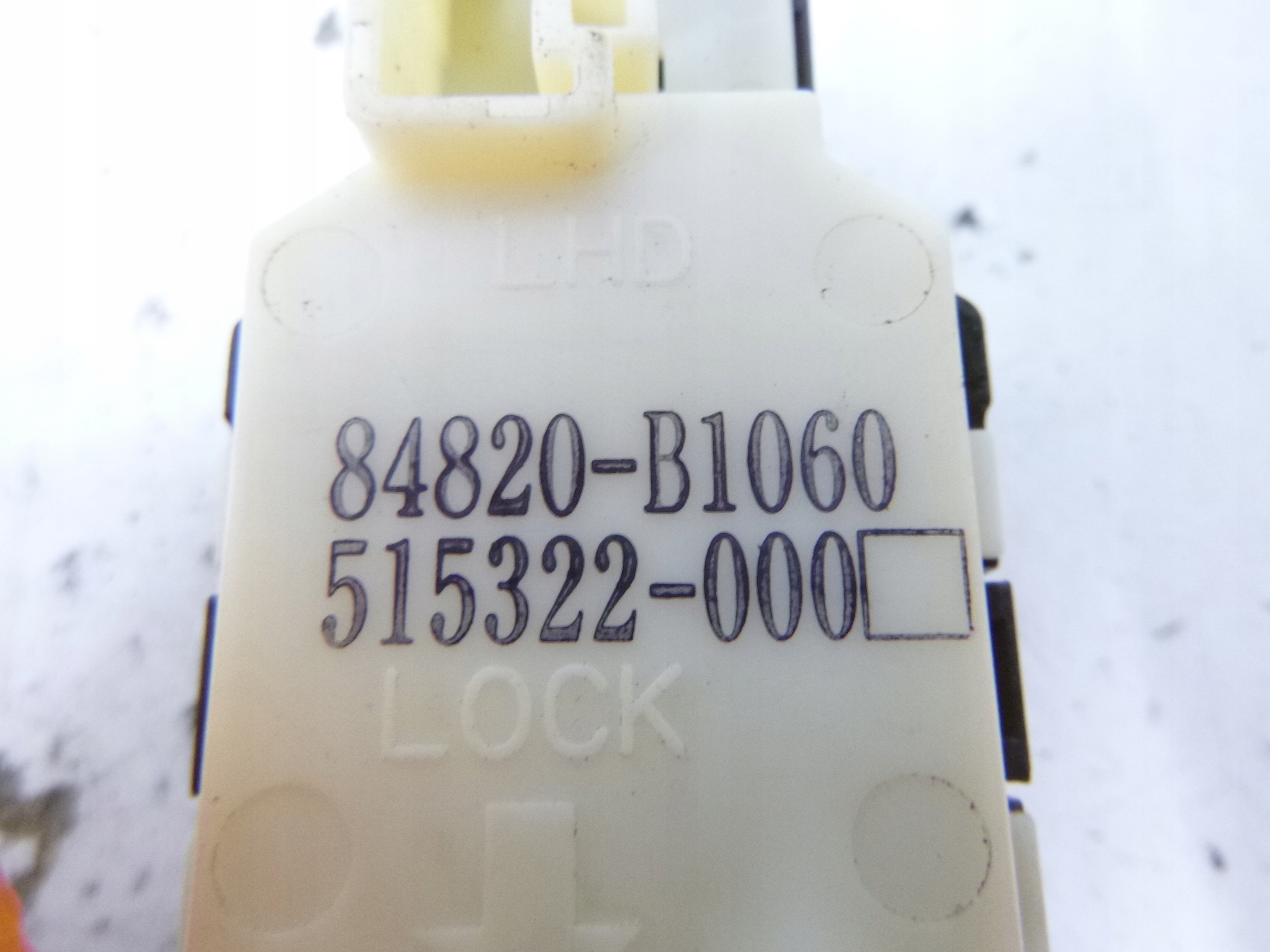 switch panel of the window left Daihatsu Materia 2009r. 84820-B1060