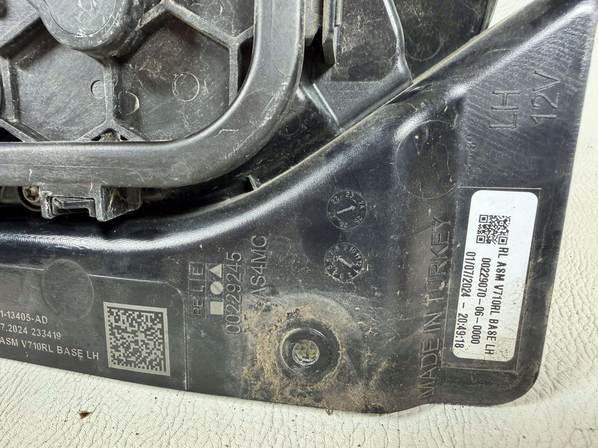 Transit Custom 23- light rear part left rear left