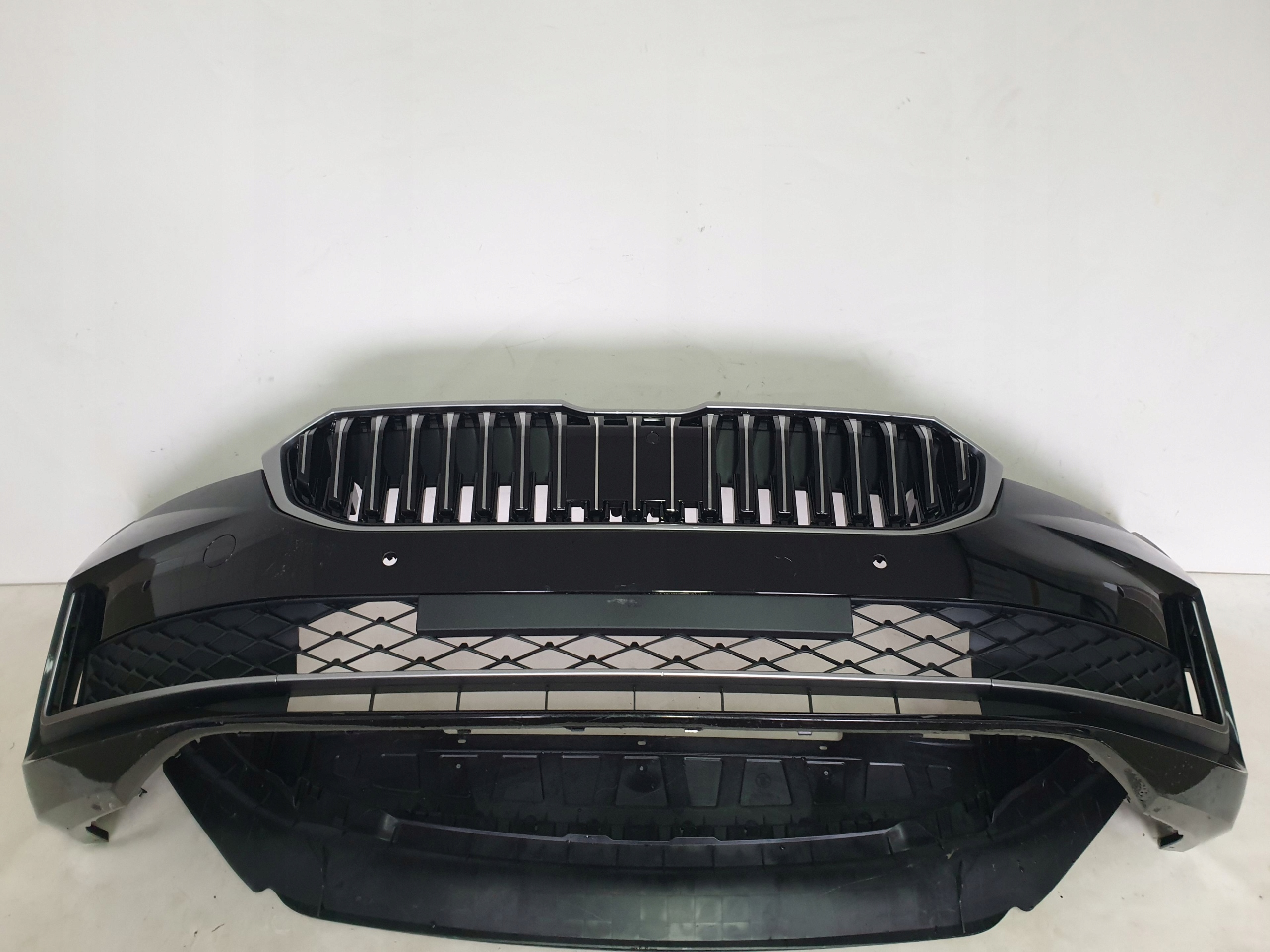 SKODA SUPERB IV 3P0 23-> bumper front front 4 x PDC cover 3P0807221