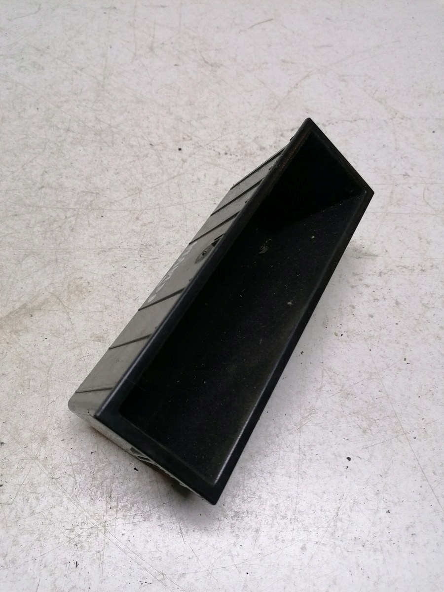 бардачок полка консоли SKODA OCTAVIA I