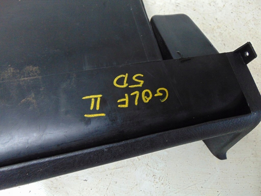 vw Golf II MK2 91r 5D полка бардачок пассажира