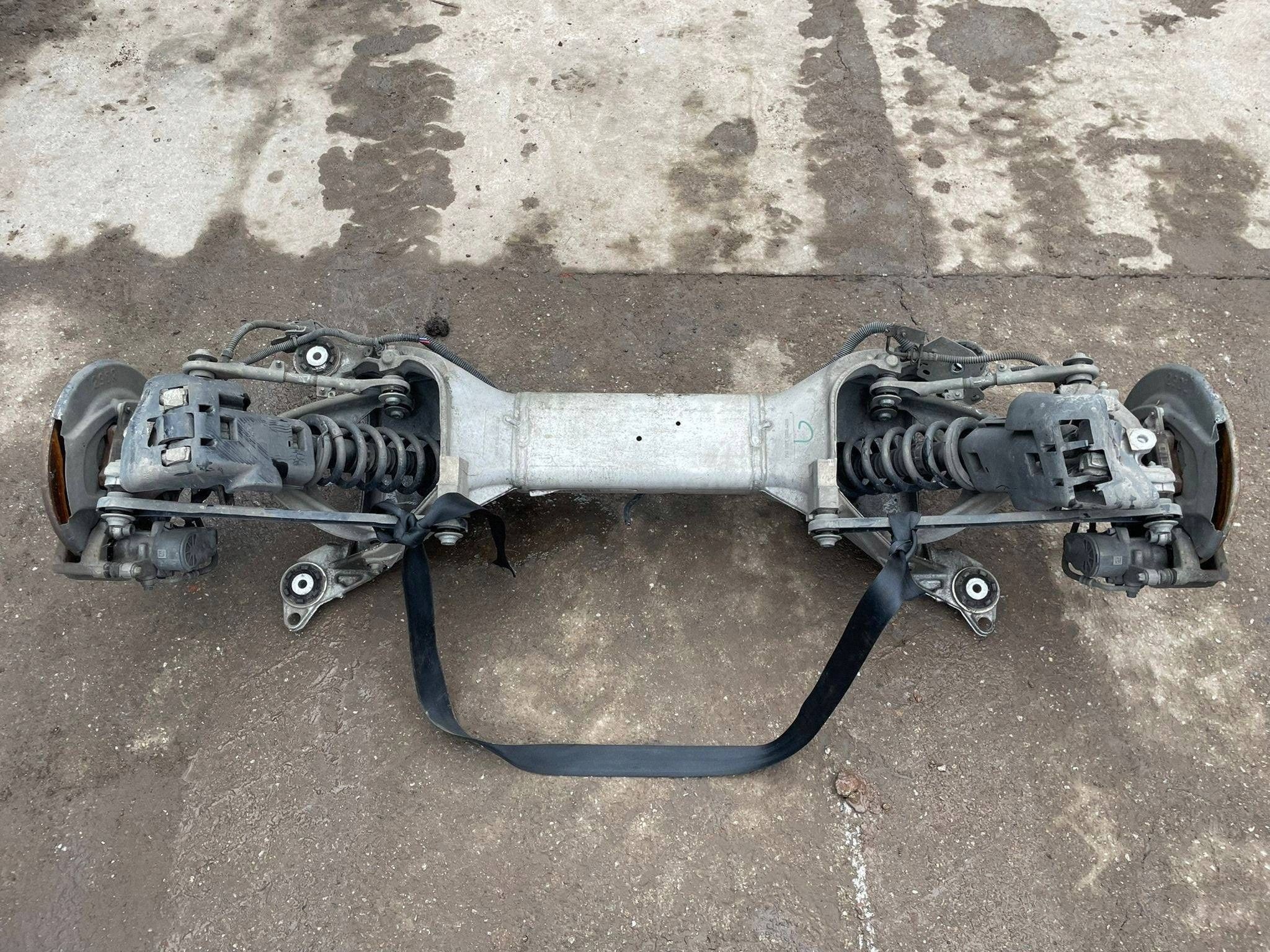 sususpension rear. complete sider axis rear part Citroen DS7 Crossback 1.5 dci