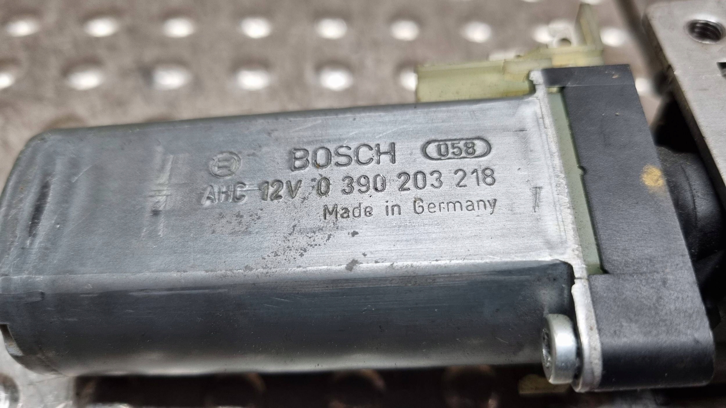 mini motor control seat left front 0390203218 PORSCHE CAYENNE and AUDI Q7