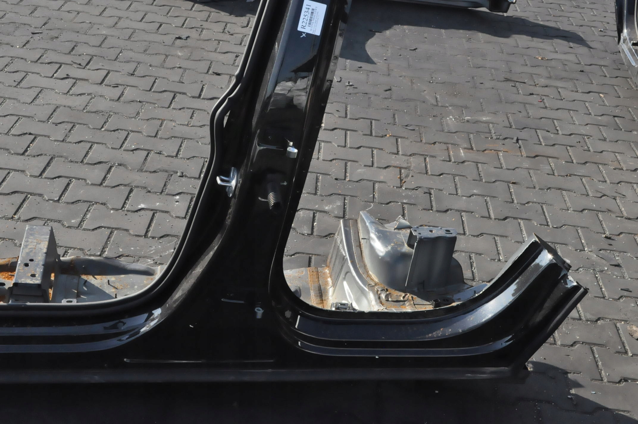 VOLVO XC60 II SŁUPEK PRÓG LEWY Typ samochodu Samochody osobowe