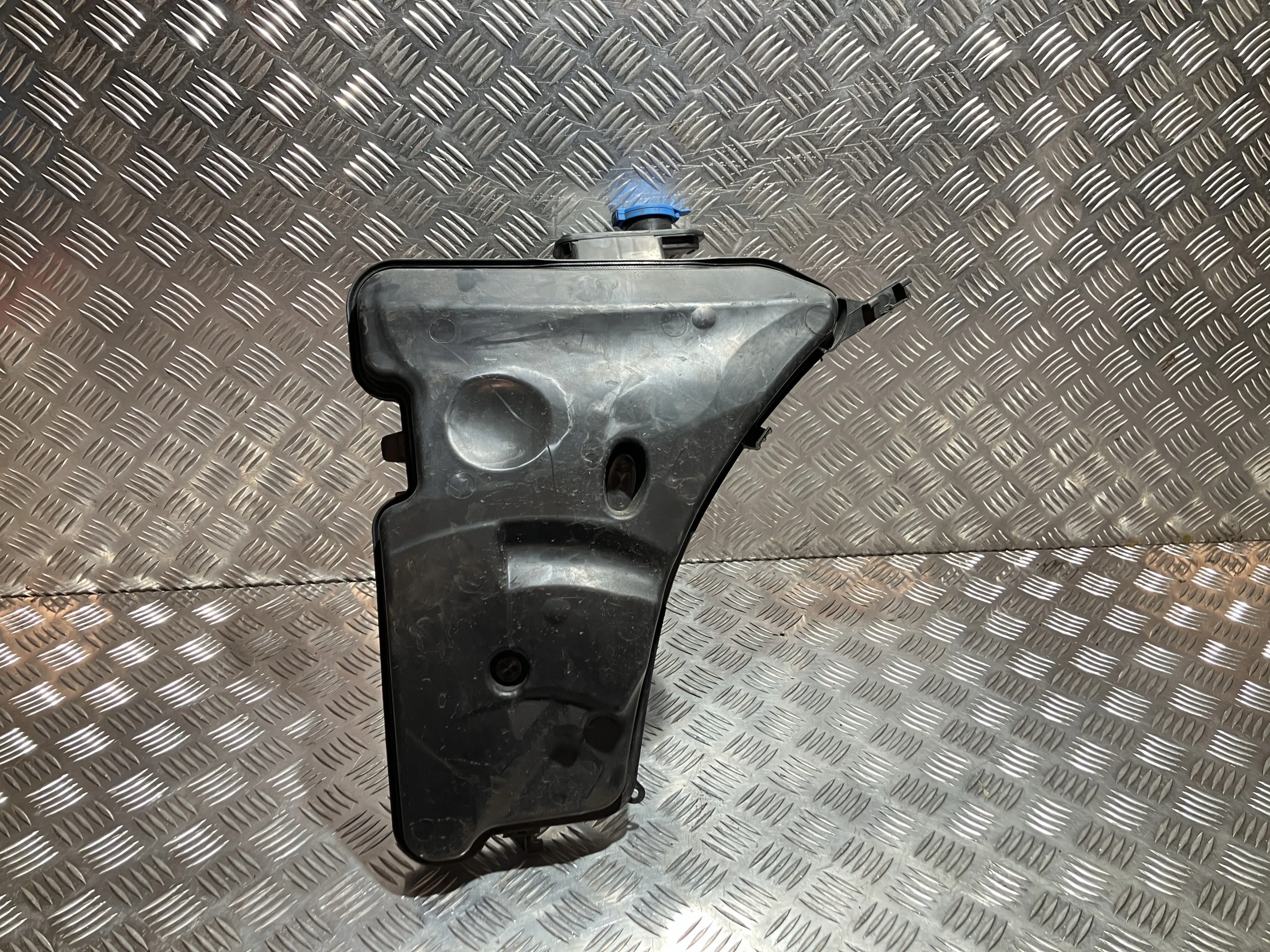 BMW OE 7388944 бачок омывателя