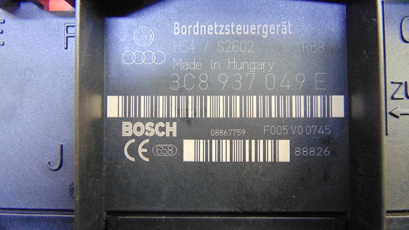 Unité commande confort BORTNETZ 3C8937049E VW TIGUAN et 5N 07-16R