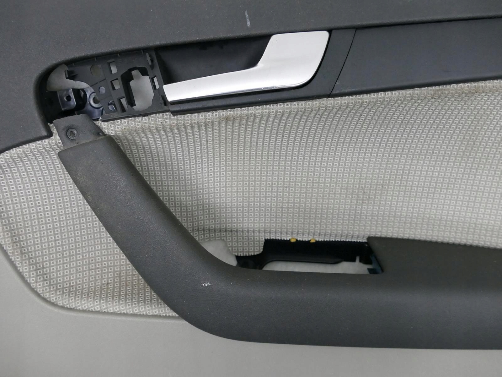 дверные карты передних P Audi OE 8P4867106