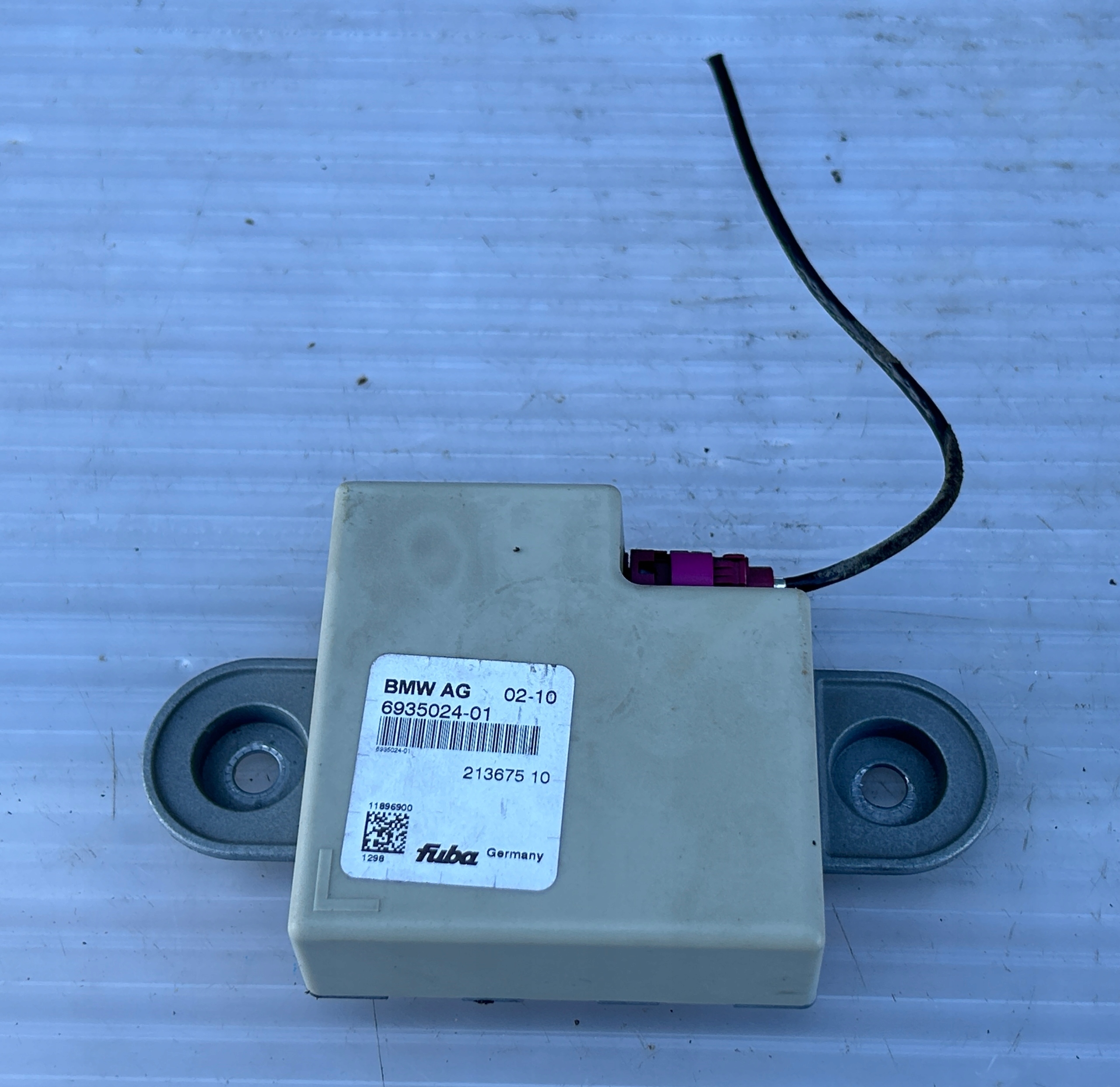 amplifier ANTENY BMW 7 F01 6935024