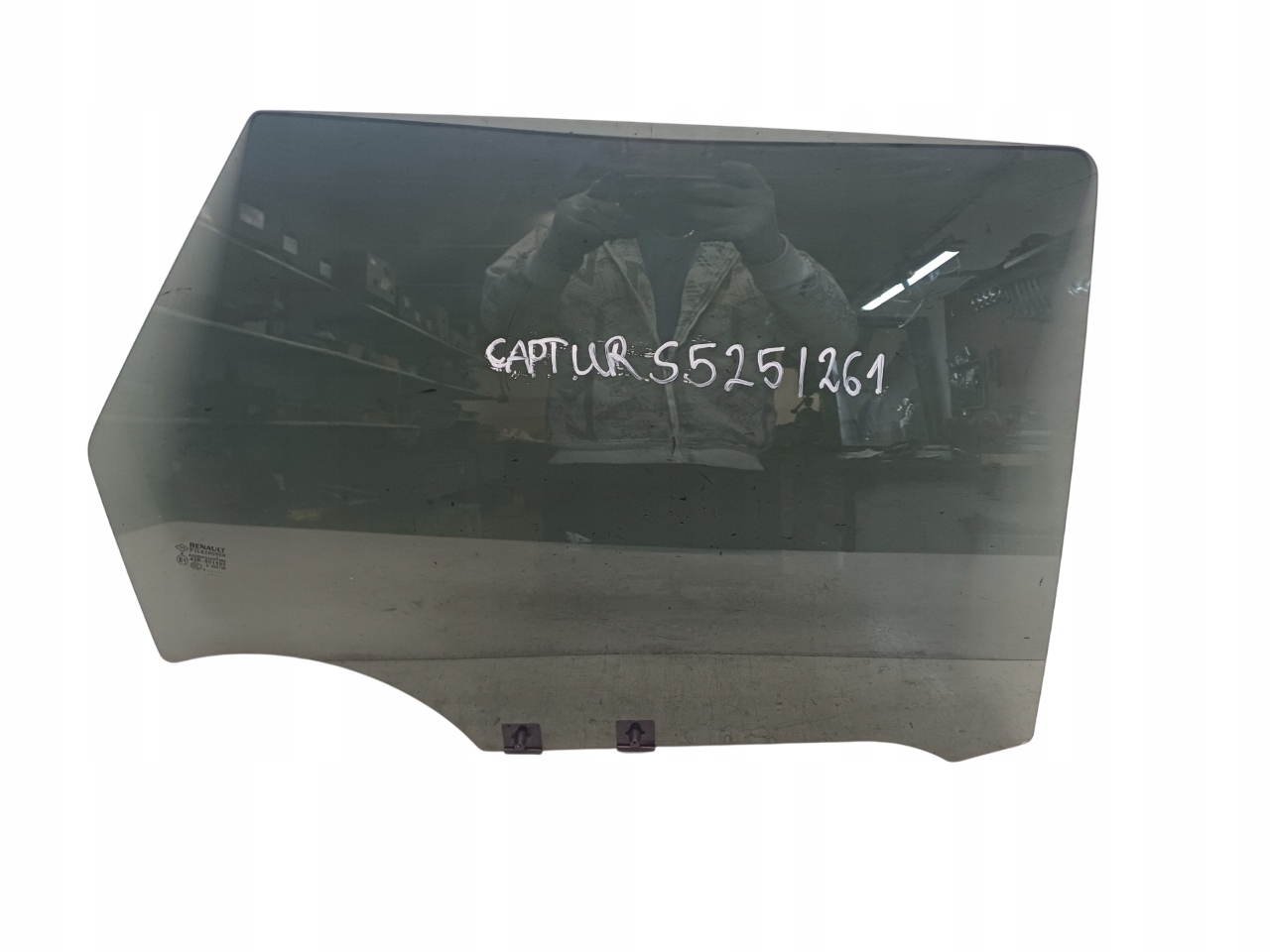 RENAULT CAPTUR 1 I 13- SZYBA PRAWY TYŁ