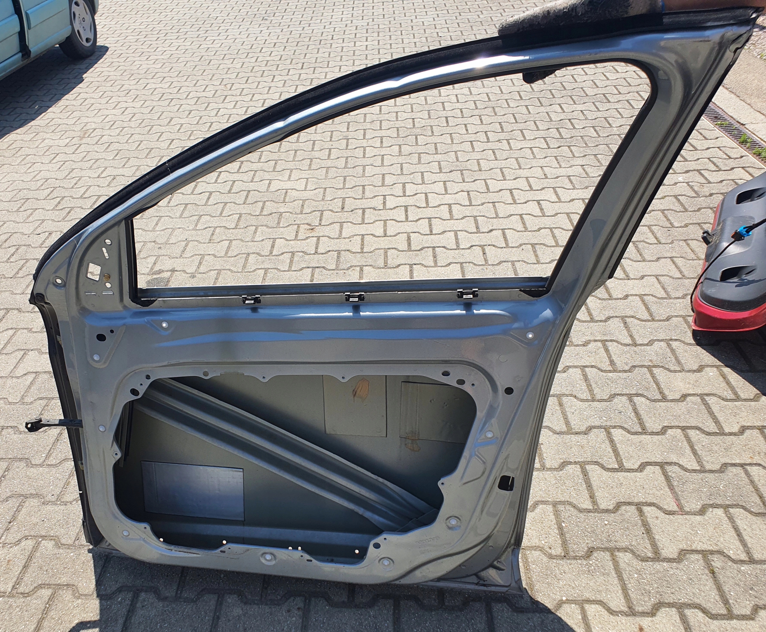 DRZWI PRZEDNIE PRAWE Volvo XC60 I 08- Strona zabudowy przód - prawa