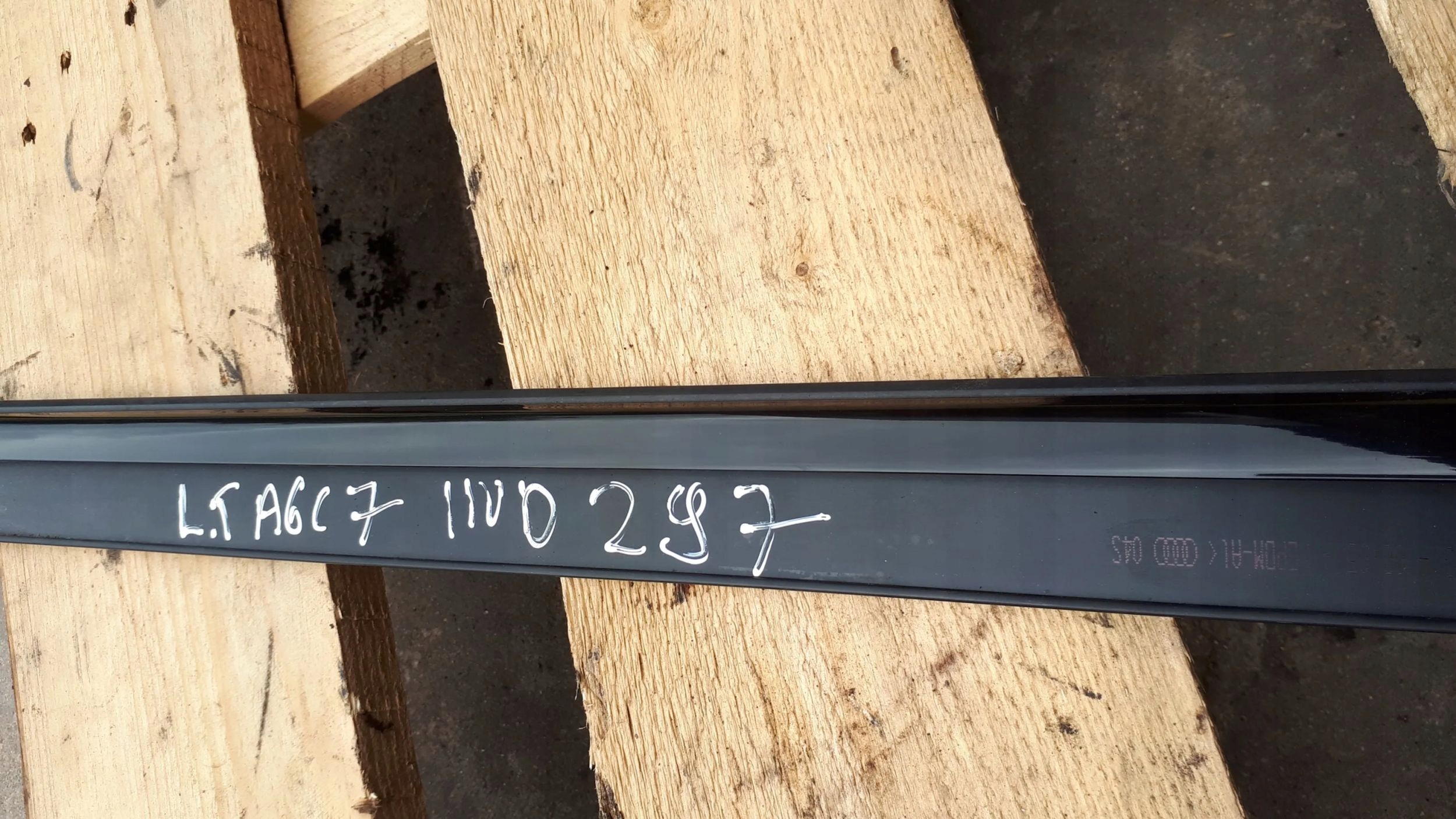 A6 C7 4G moulding dust door left rear part SLINE