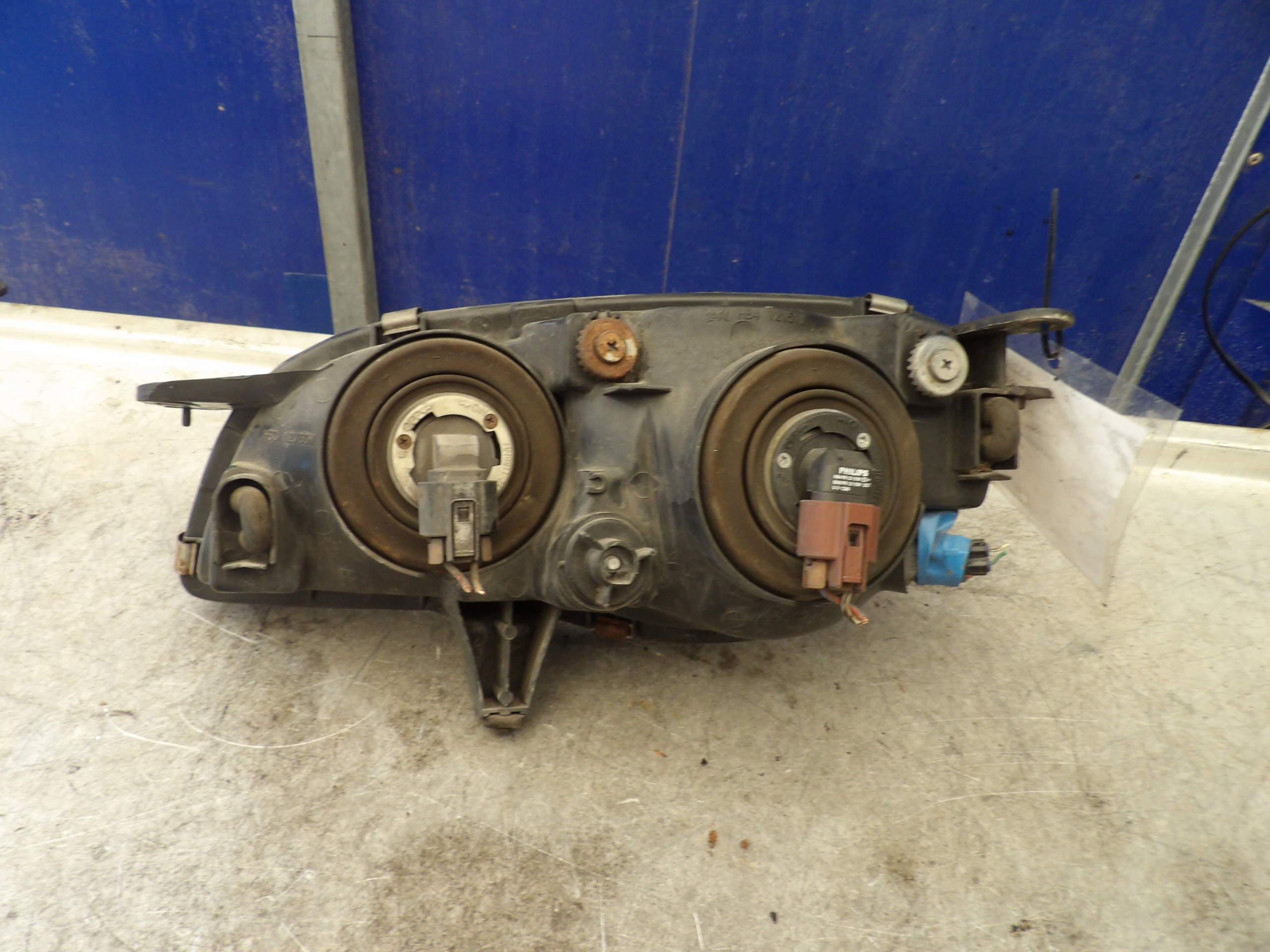 Toyota Corolla VIII E11 light front right