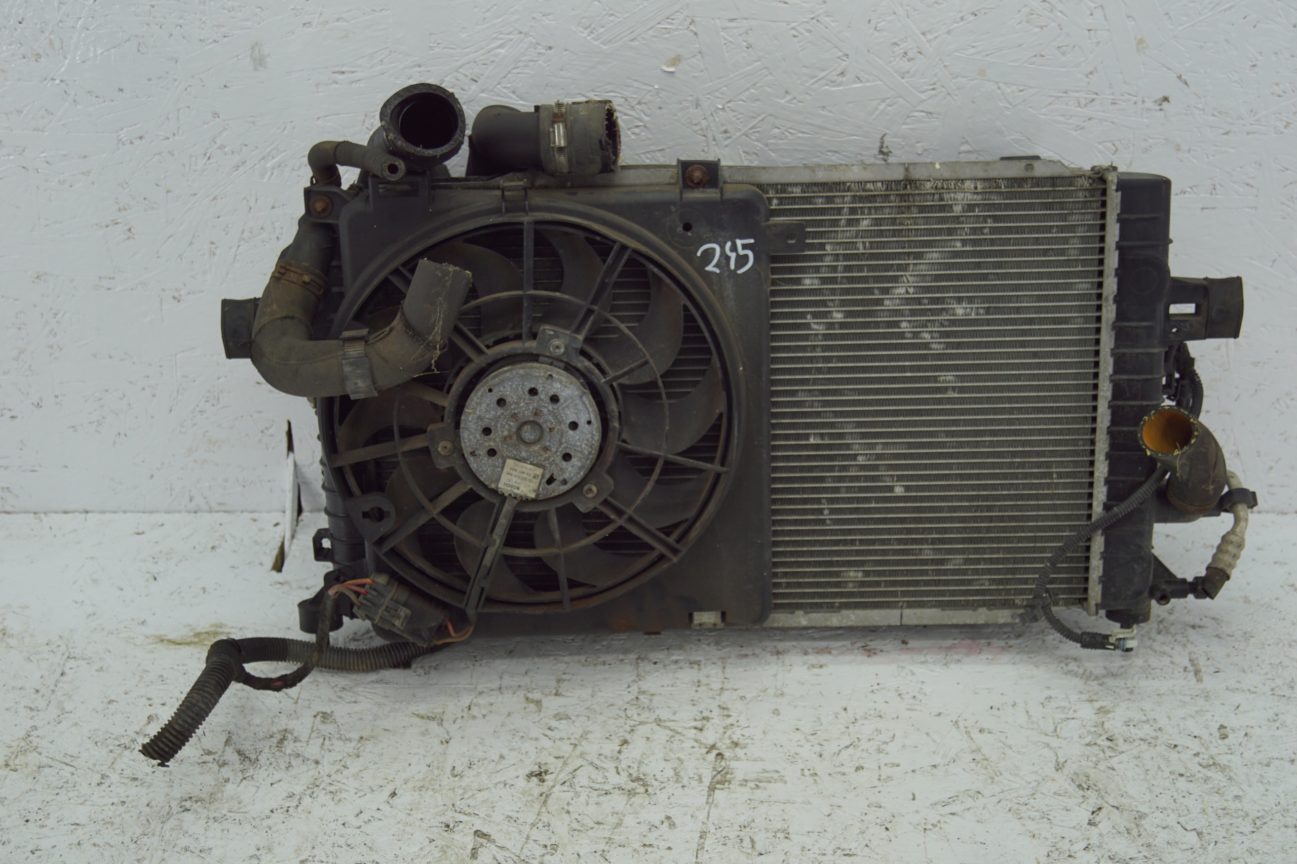 PAS PRZEDNI CHŁODNICE OPEL ZAFIRA B 1.9 CDTI