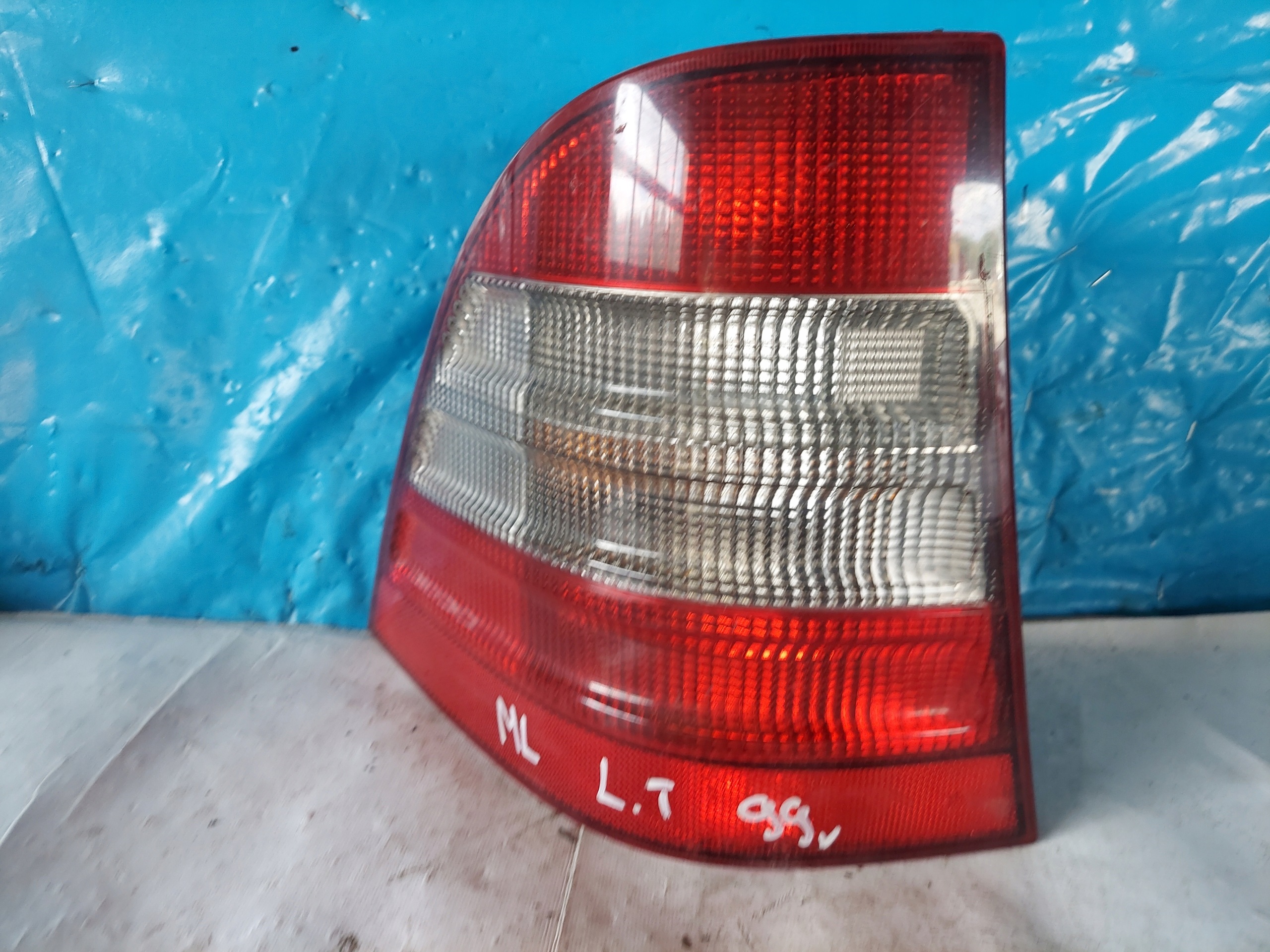 light MERCEDES ML W163 A16382001 left rear part