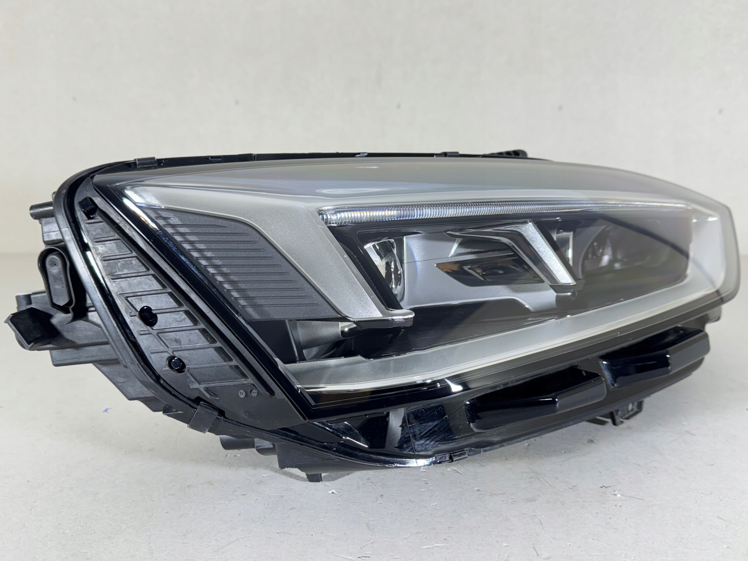 AUDI A5 S5 8W6 F5 FULL LED LAMPA PRAWA PRZÓD PRZEDNIA REFLEKTOR EUR Producent części Audi OE
