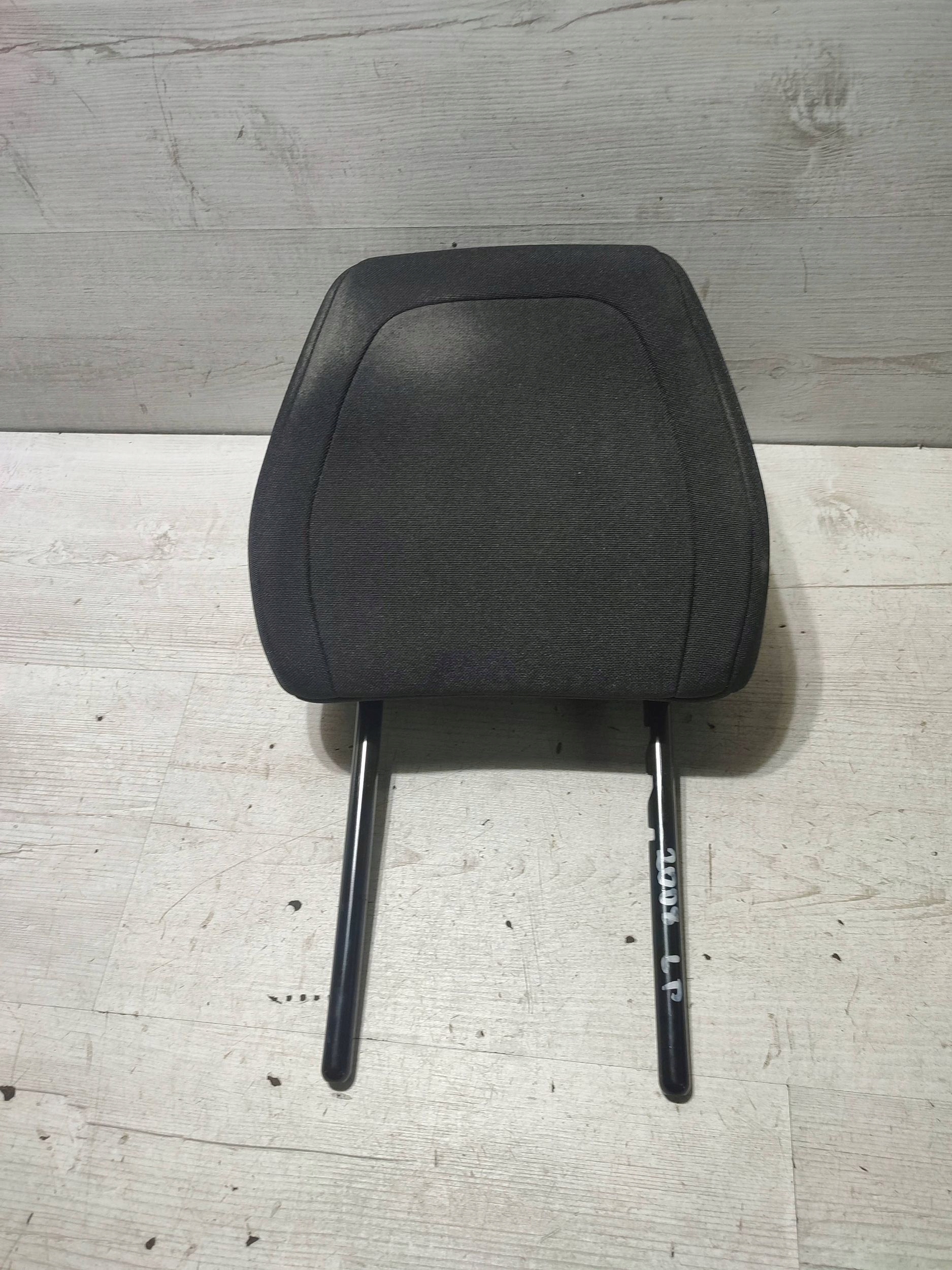 Peugeot 2008 II 2020 front side left rest seat of the front