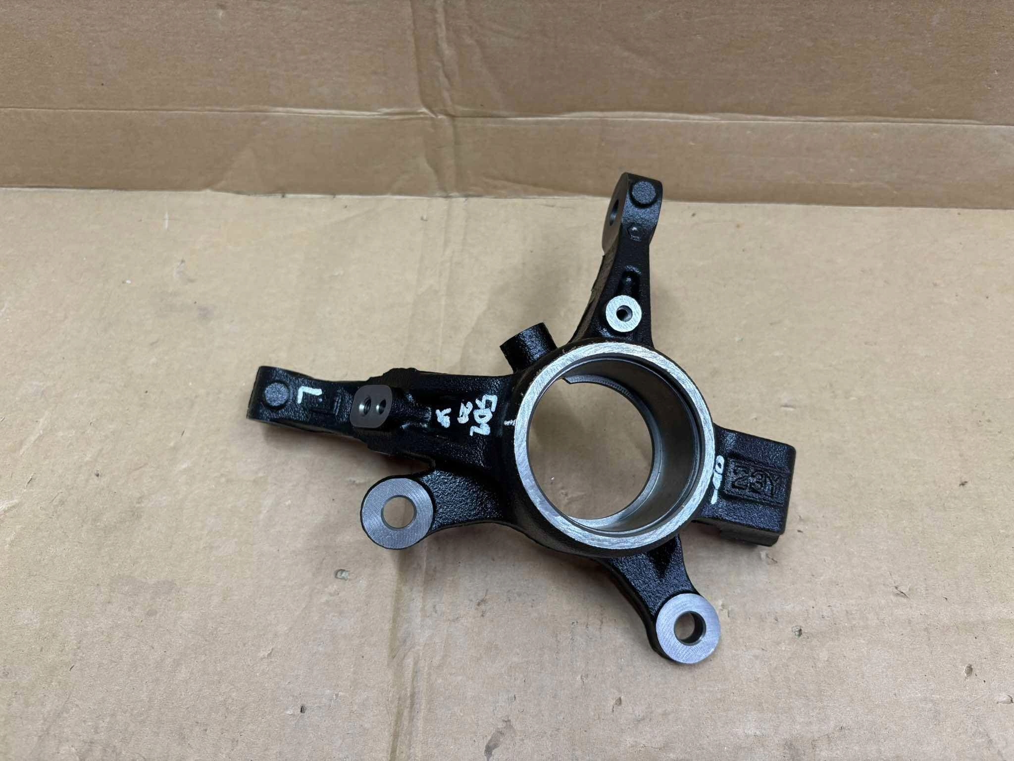 swing wheels left MITSUBISHI MIRAGE VI G4 3870A115