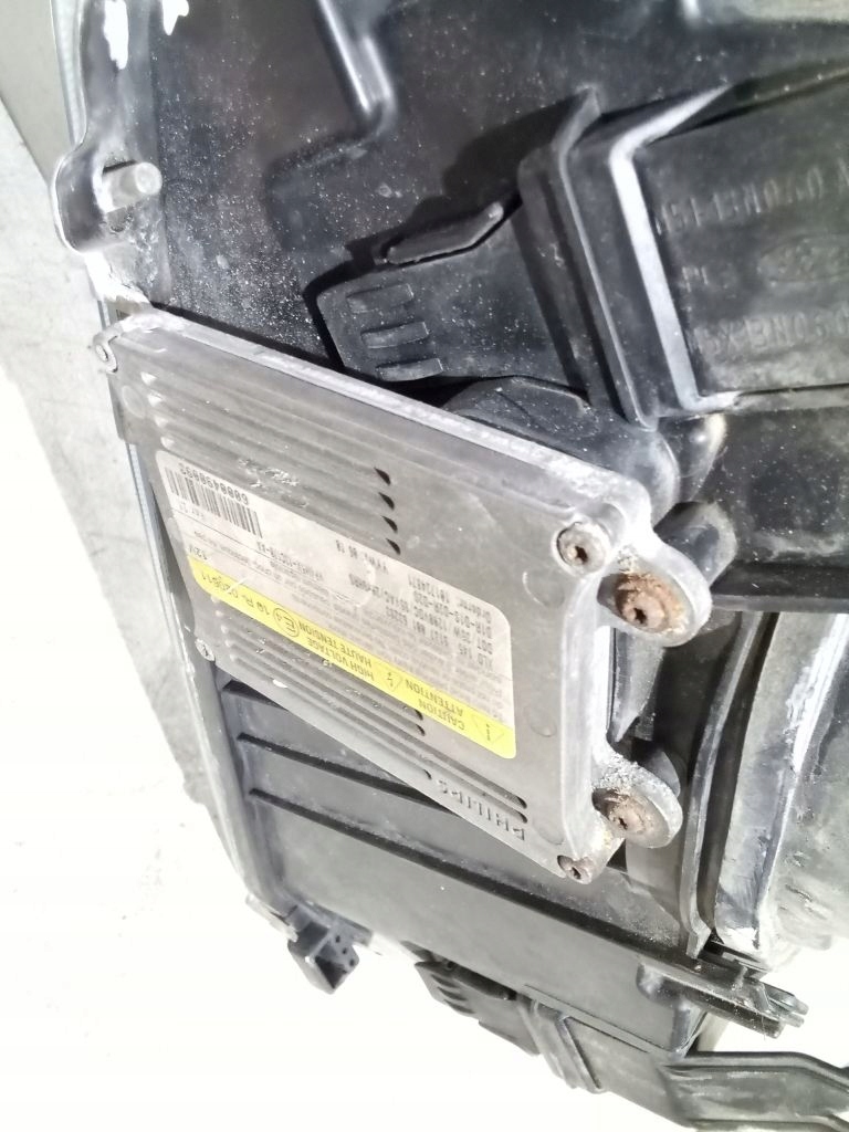 Ford Focus MK2 light left front xenon ksenon