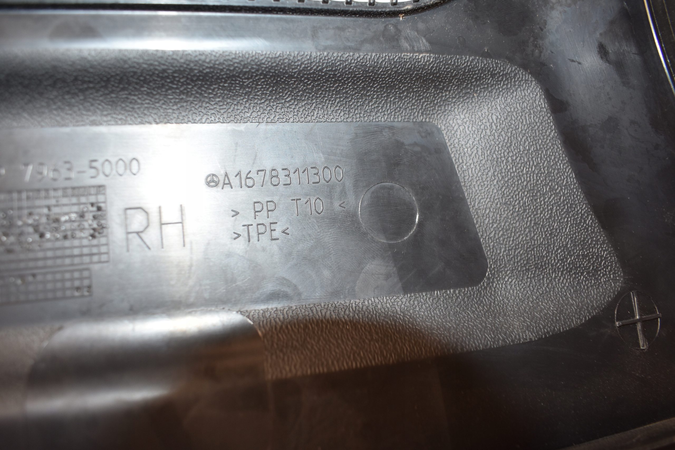 IDEALNE torpedo right MERCEDES W167 1