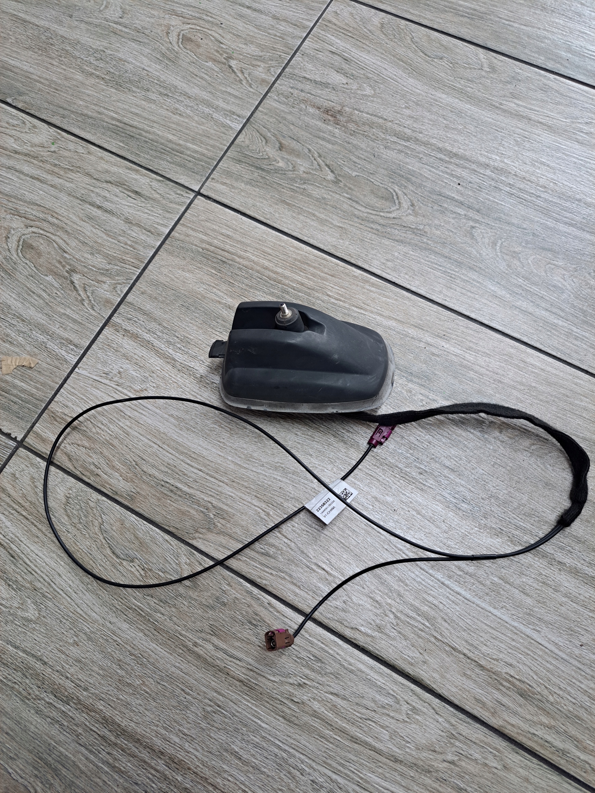 22358322 - АНТЕННА НА КРЫШУ GPS GSM AM FM VOLVO FH 4 FMX