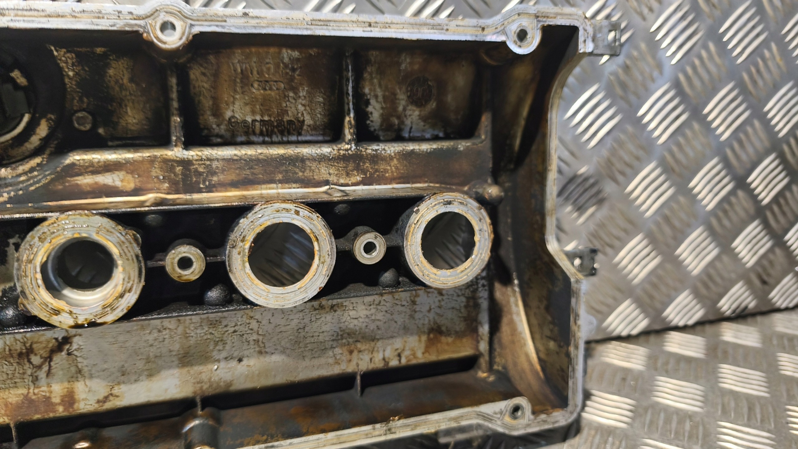 abdeckung ZAWROW AUDI A4 B5 1.8B 058103475G