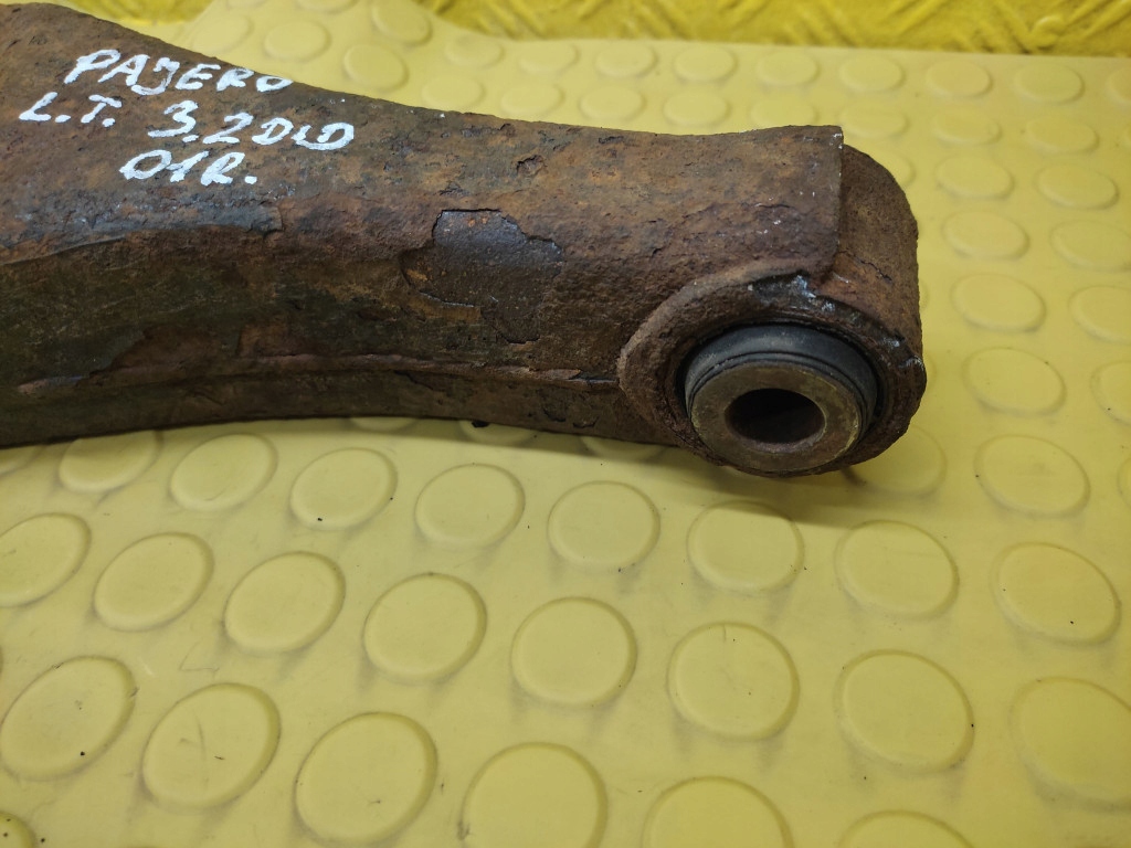 MITSUBISHI PAJERO 3 3.2 DID Querlenker links heck