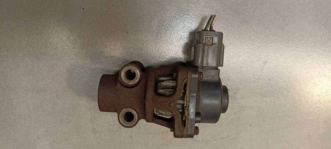 EGR valve MAZDA 323