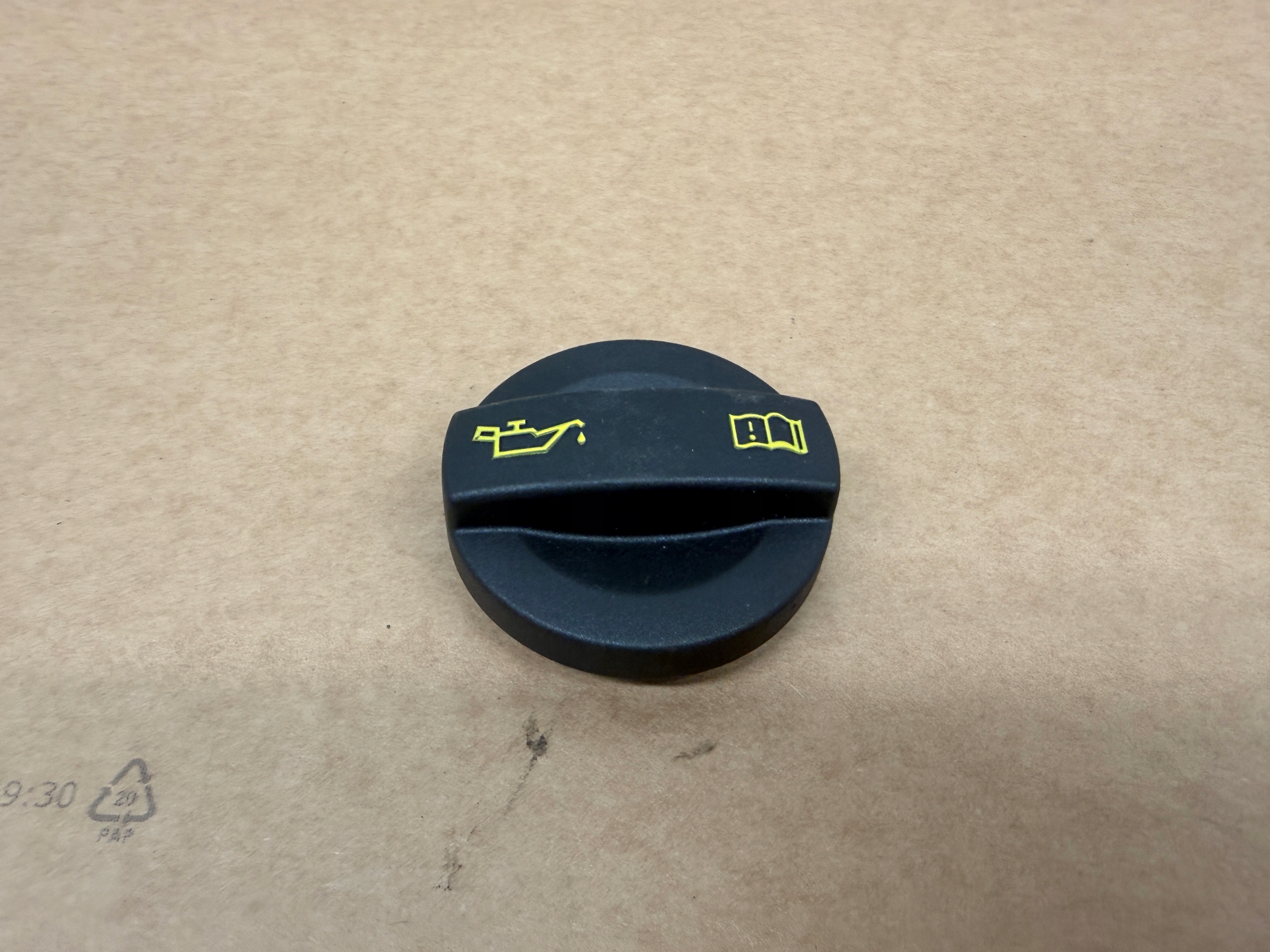 VW Audi Seat tappo serbatoio olio 04E103485B