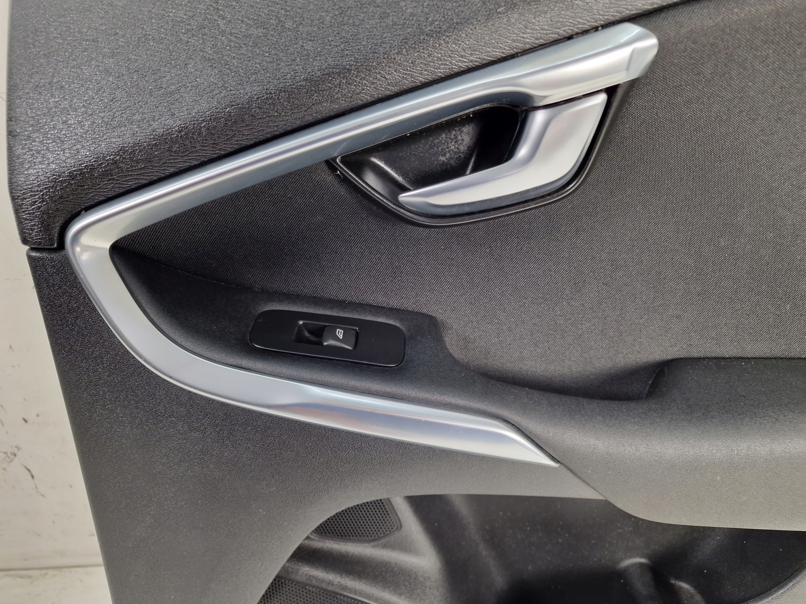 дверные карты задний правый volvo V40 II