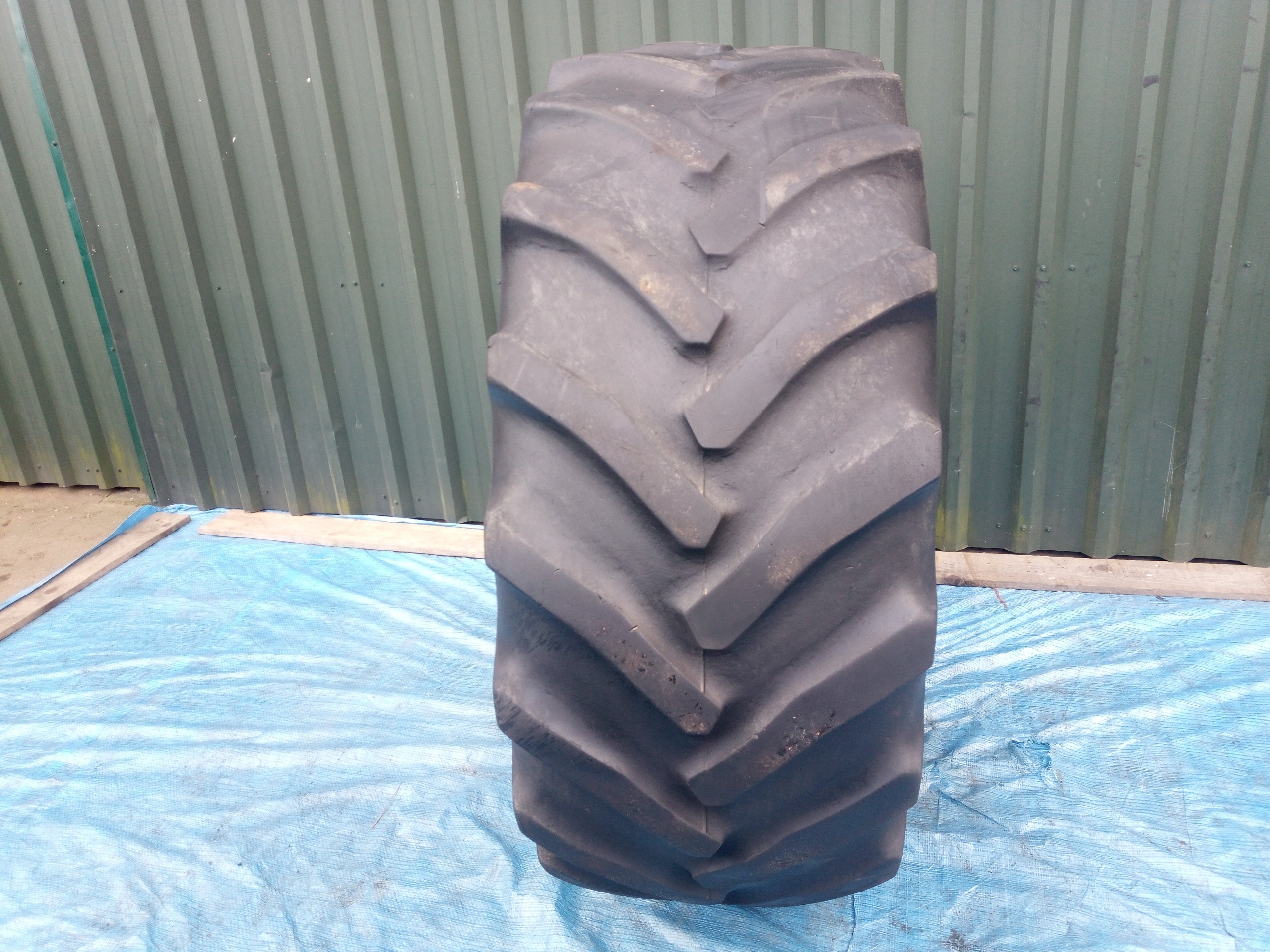 ШИНЫ GOODYEAR 600/70-R 30 DT 820