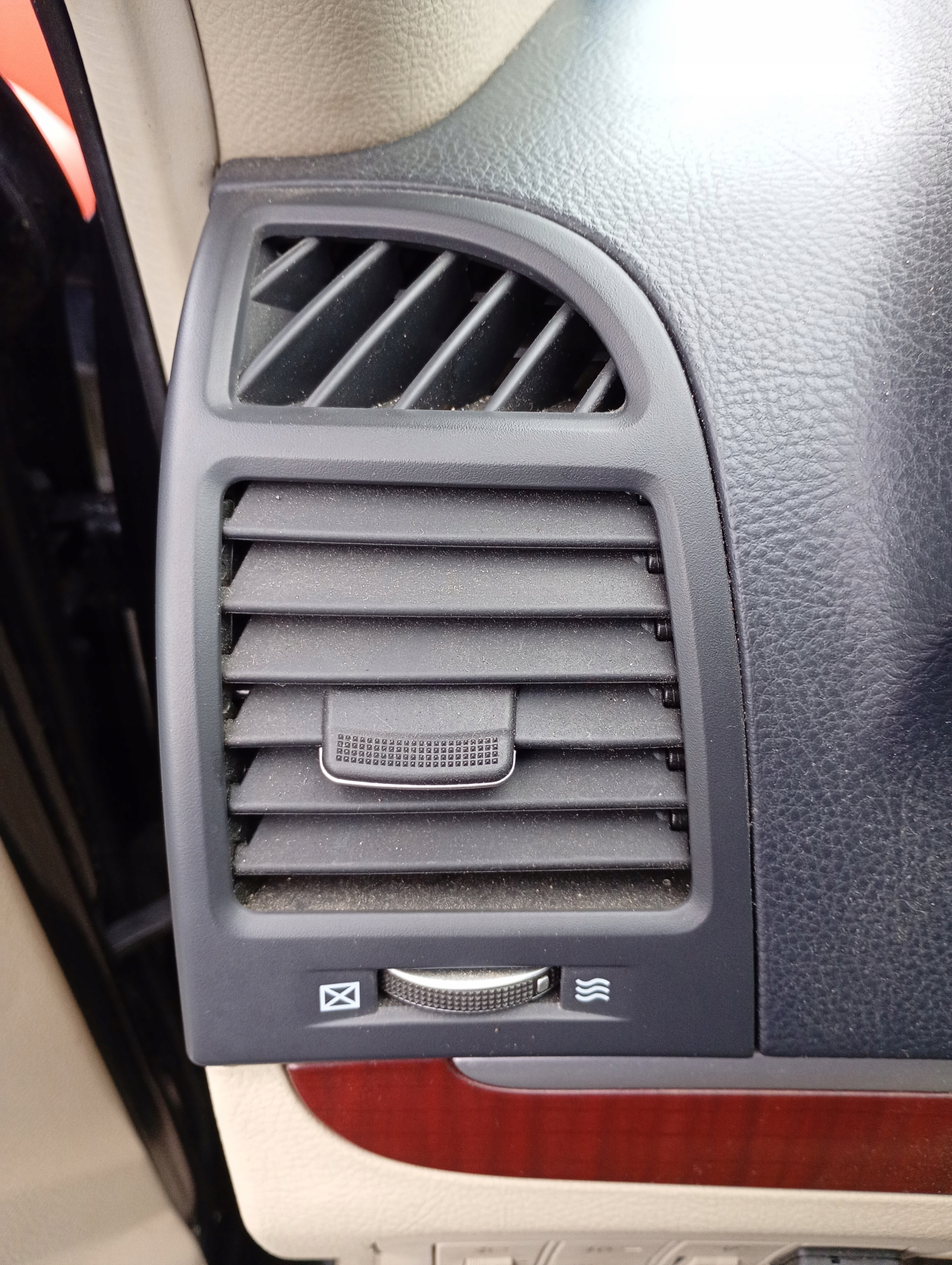 Hyundai Santa Fe 2 II 06-12 grid air conditioning devices air left driver´s