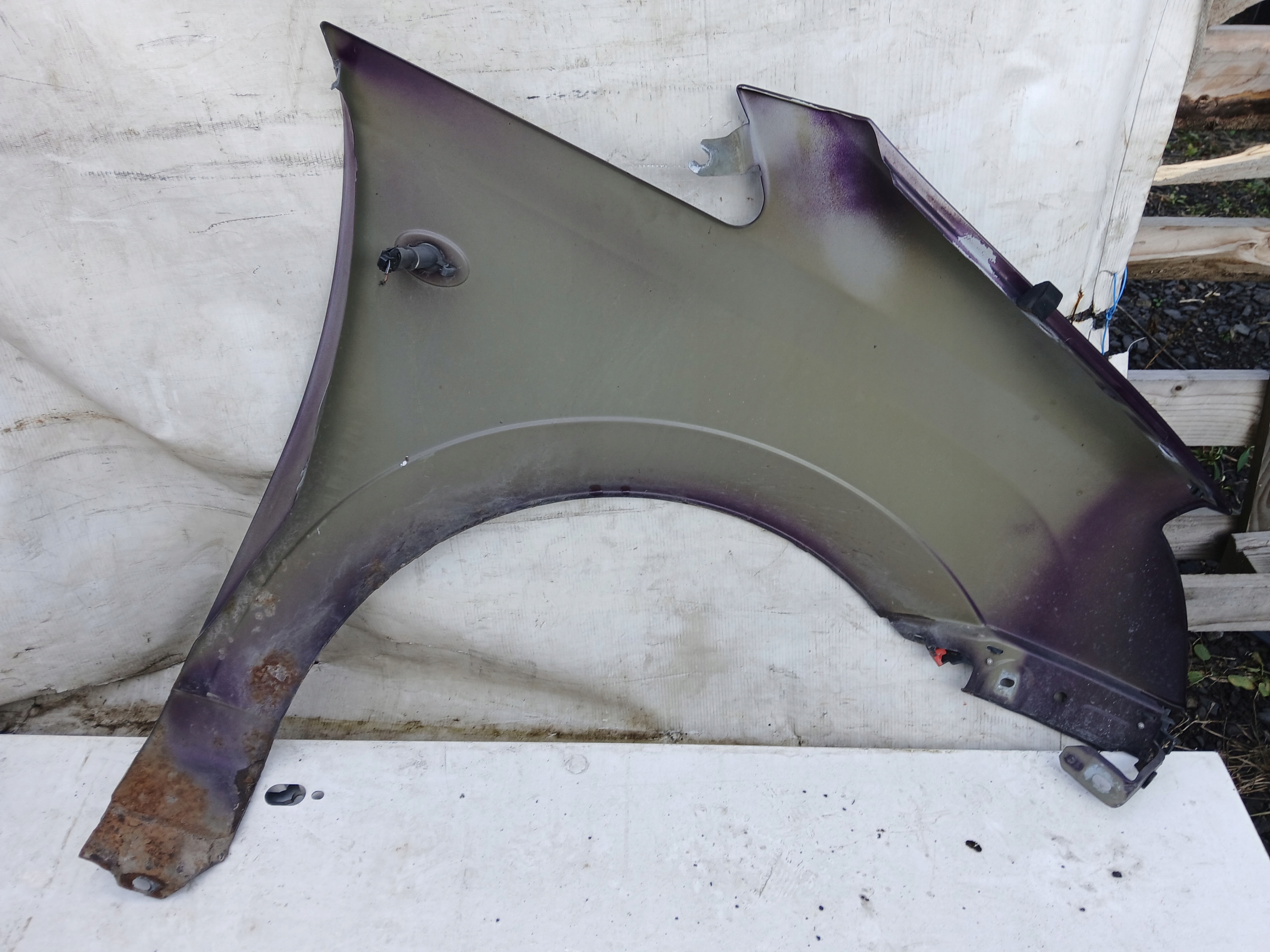 OPEL MERIVA A fender left purple