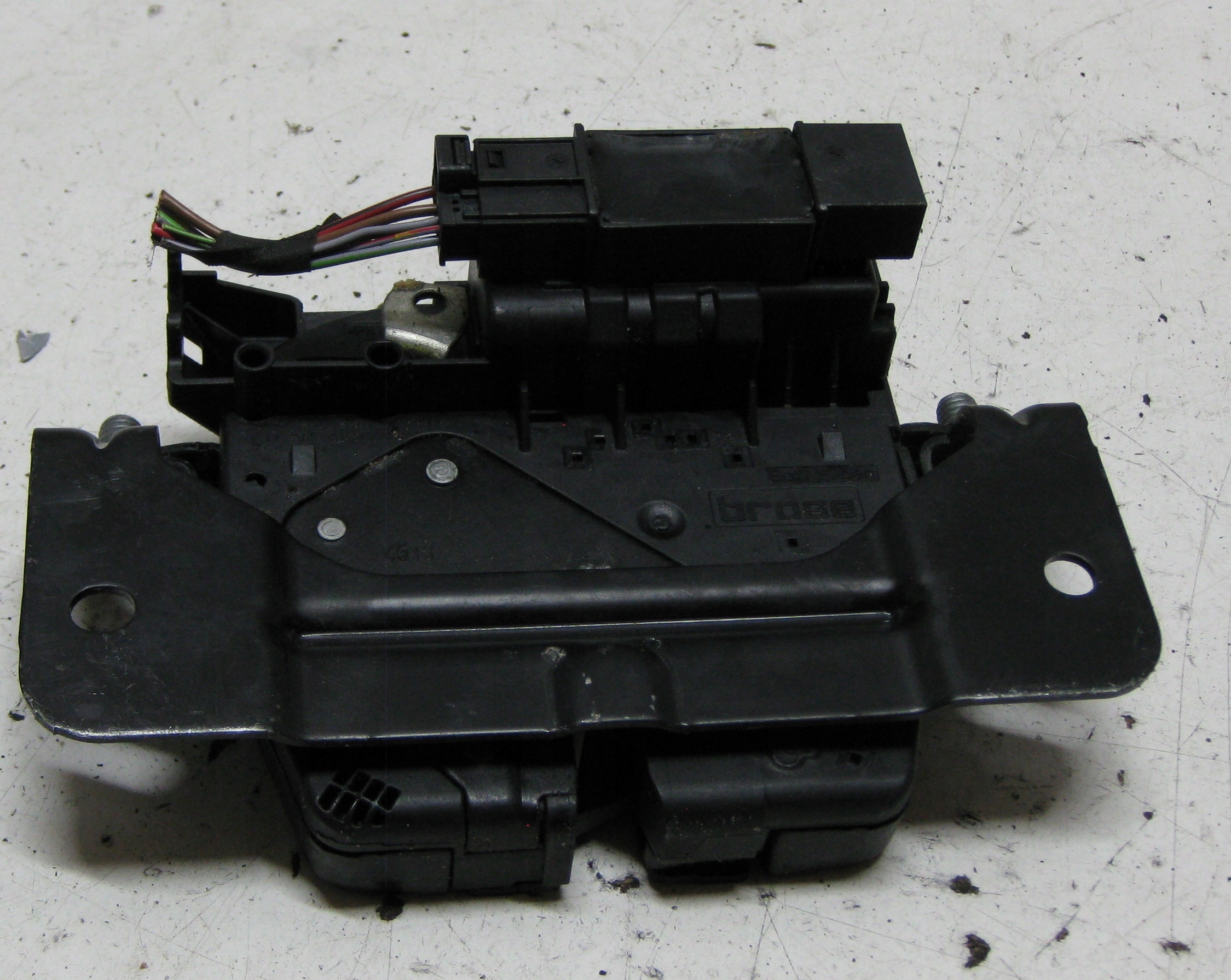 BMW F11 2.5 D 14R lock bonnet boot 912935