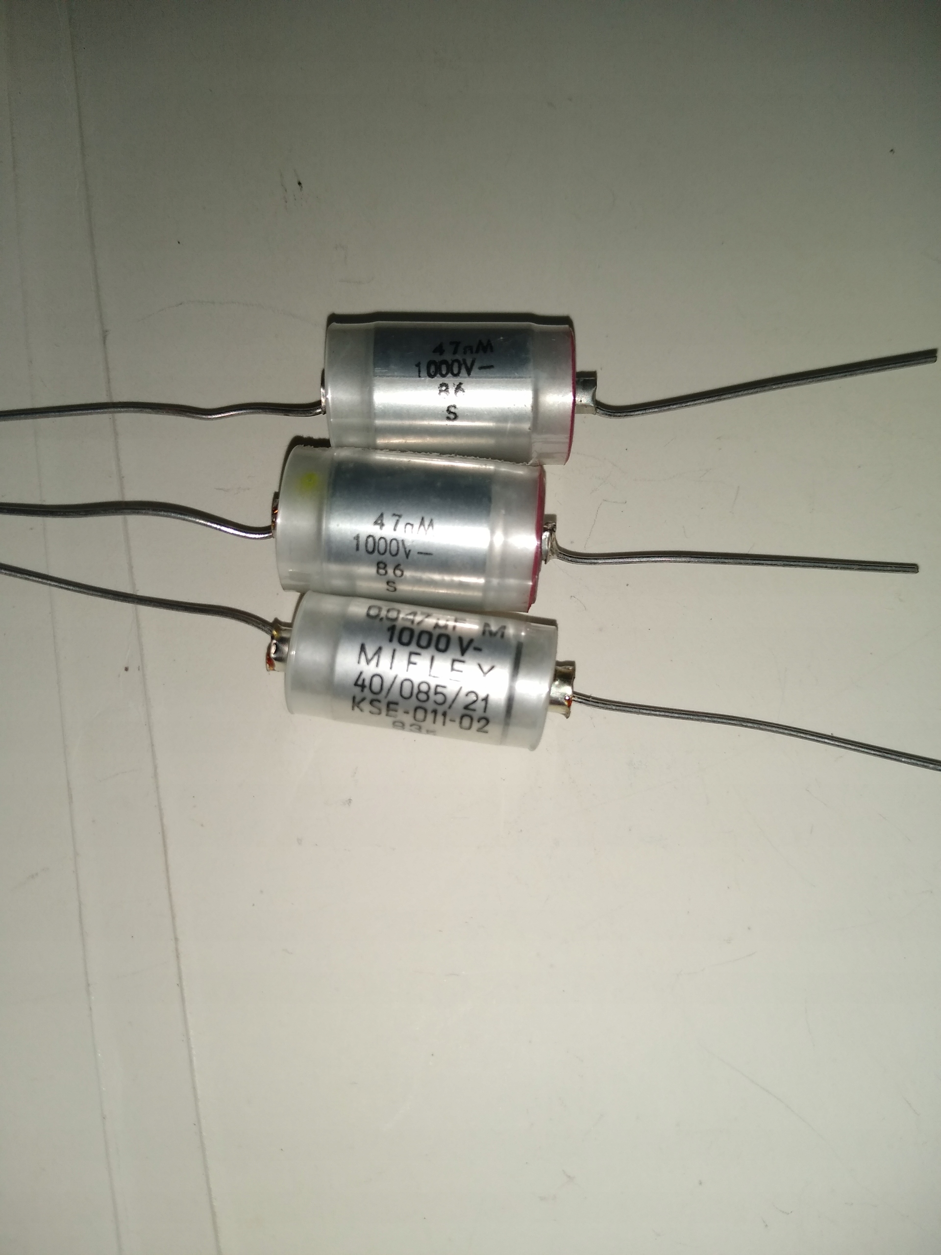 

Kondensator 47nF 1000V KSE-011 Poliestrowy 10 Szt.