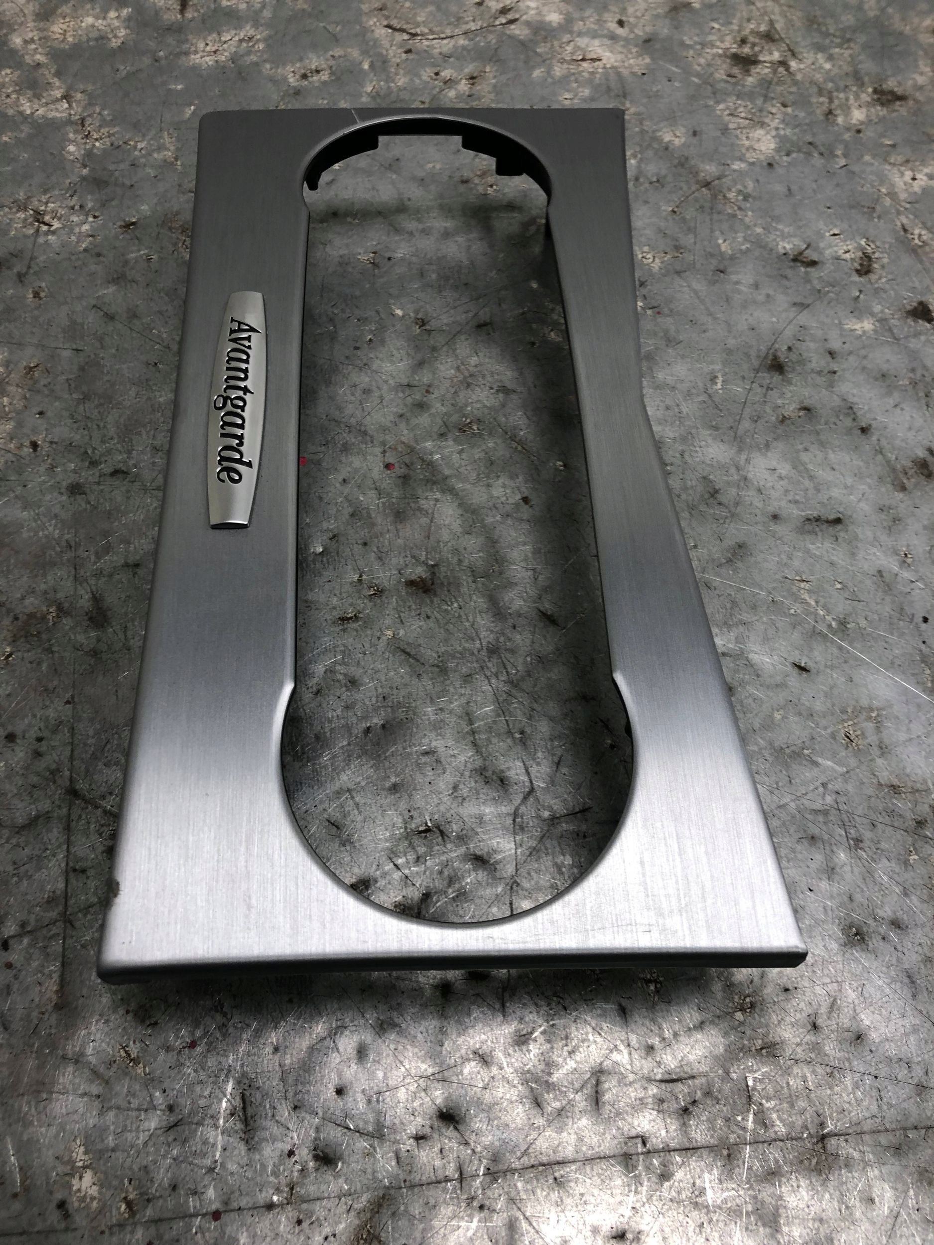 RÁM PANELU klimatizaci MERCEDES W204 A2046800490