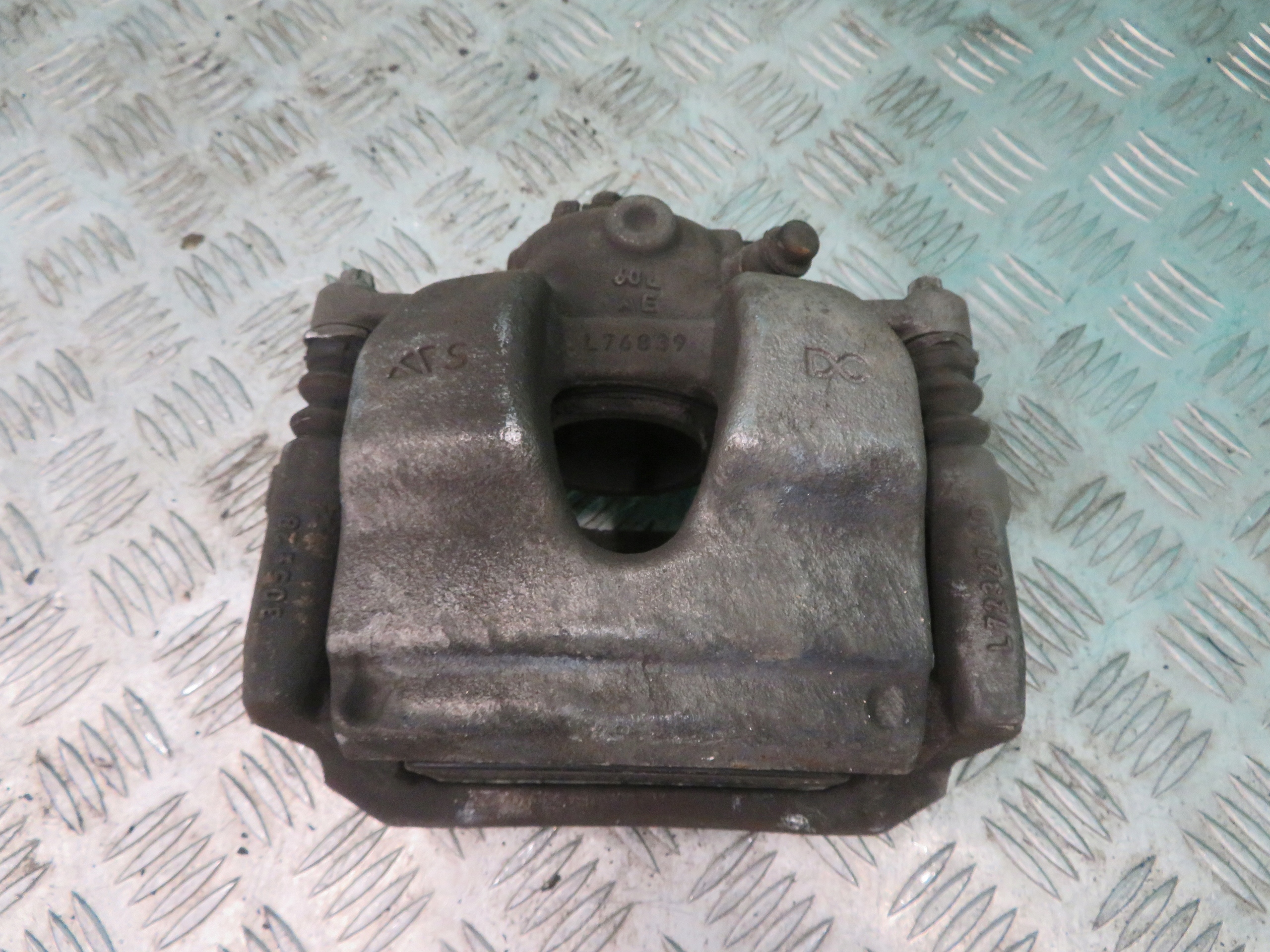 caliper brake right front MERCEDES W177 2.0 19R