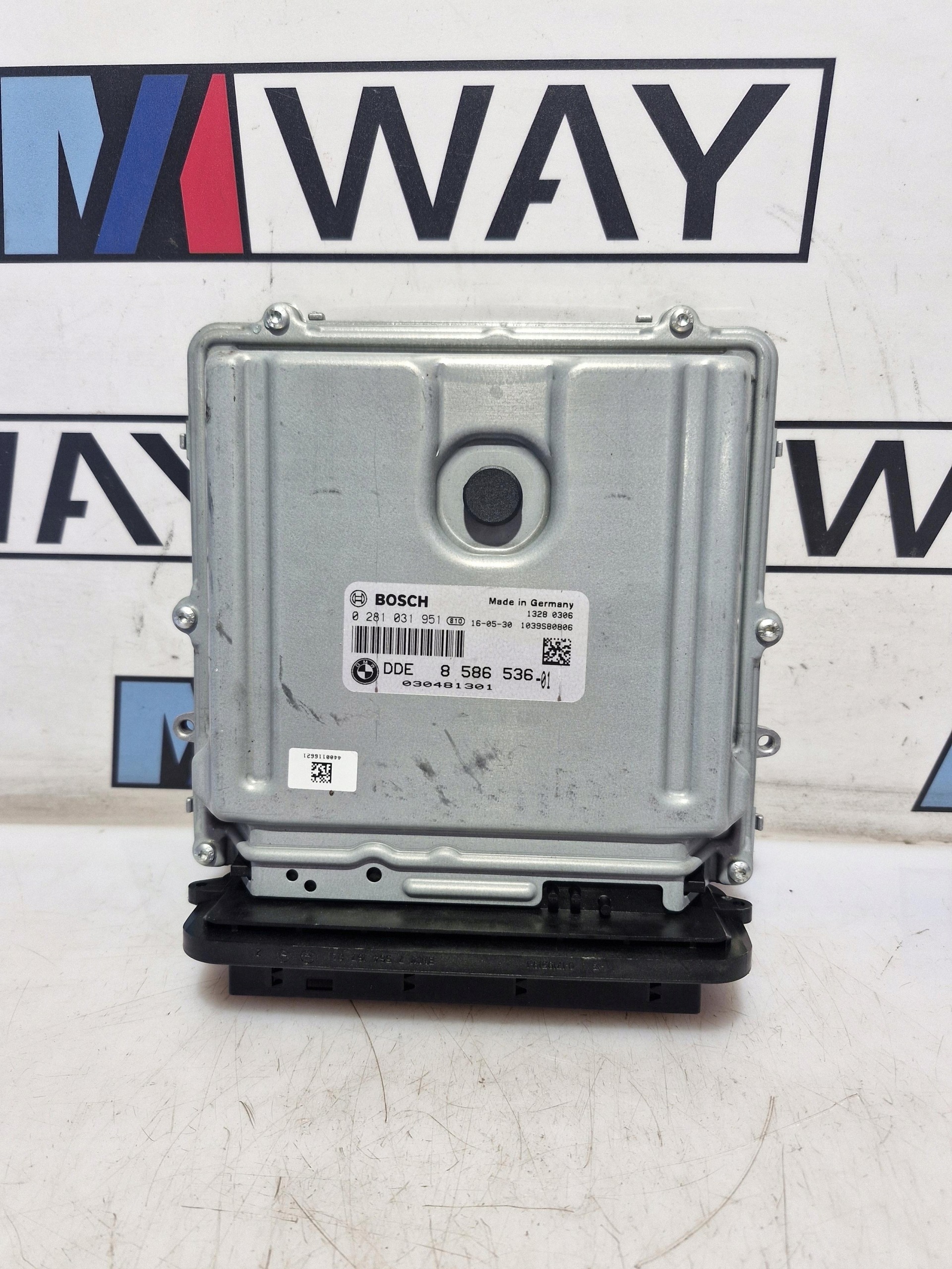 8586536 BMW F30 F32 computer control unit of the engine DDE