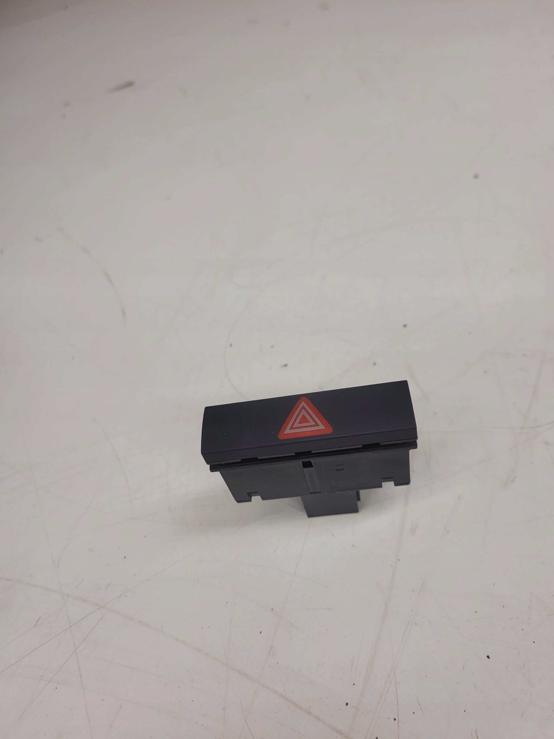 INTERRUTTORE LUCI LUCI DI EMERGENZA AUDI A6 C6 4F0941509