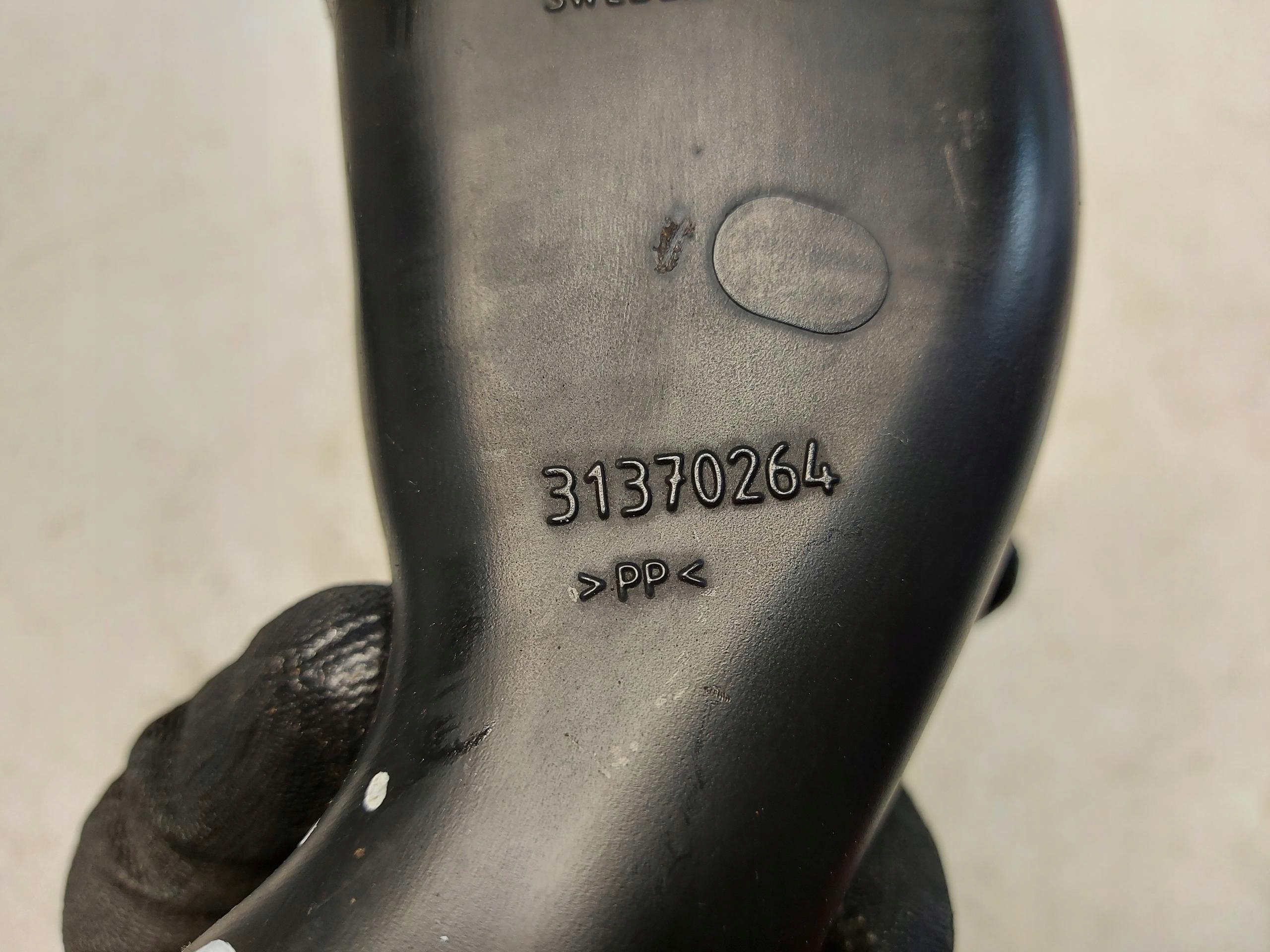 VOLVO S90 D5 sedan air hose pipe 31370264